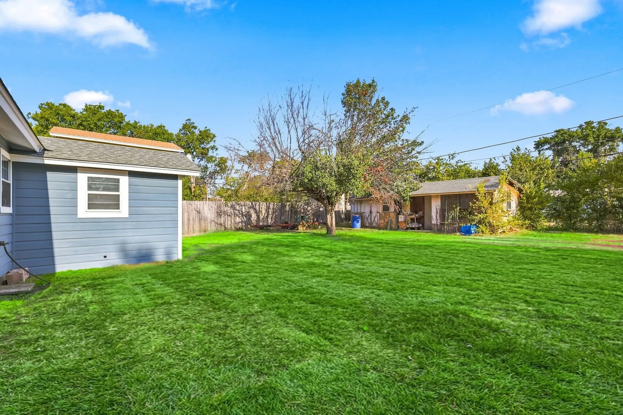 Single Family Residence For Sale in Tarrant County , 1309 De Ridder Avenue, Fort Worth, Texas 76106, 3 Bedroom, 1 Bathroom, Garage spaces, 1,128 Sqft, built in 1959, mls#21266307, Real Estate Agent in Fort Worth, Homes For Sale in Tarrant county, Homes For Sale in Fort Worth, Realtor in Fort Worth Texas, Real Estate Brokerage Independent Realty Texas, Luminita Cordes Realtor
