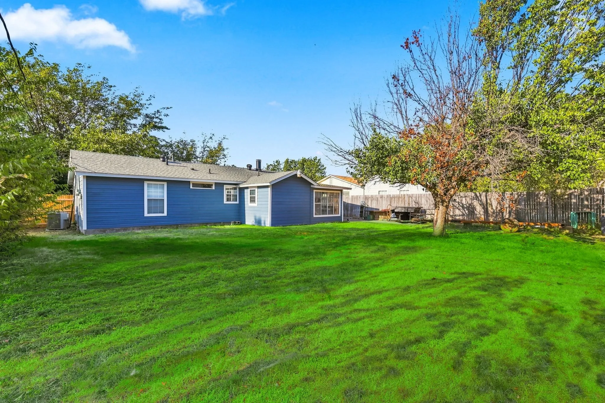 Single Family Residence For Sale in Tarrant County , 1309 De Ridder Avenue, Fort Worth, Texas 76106, 3 Bedroom, 1 Bathroom, Garage spaces, 1,128 Sqft, built in 1959, mls#21266307, Real Estate Agent in Fort Worth, Homes For Sale in Tarrant county, Homes For Sale in Fort Worth, Realtor in Fort Worth Texas, Real Estate Brokerage Independent Realty Texas, Luminita Cordes Realtor