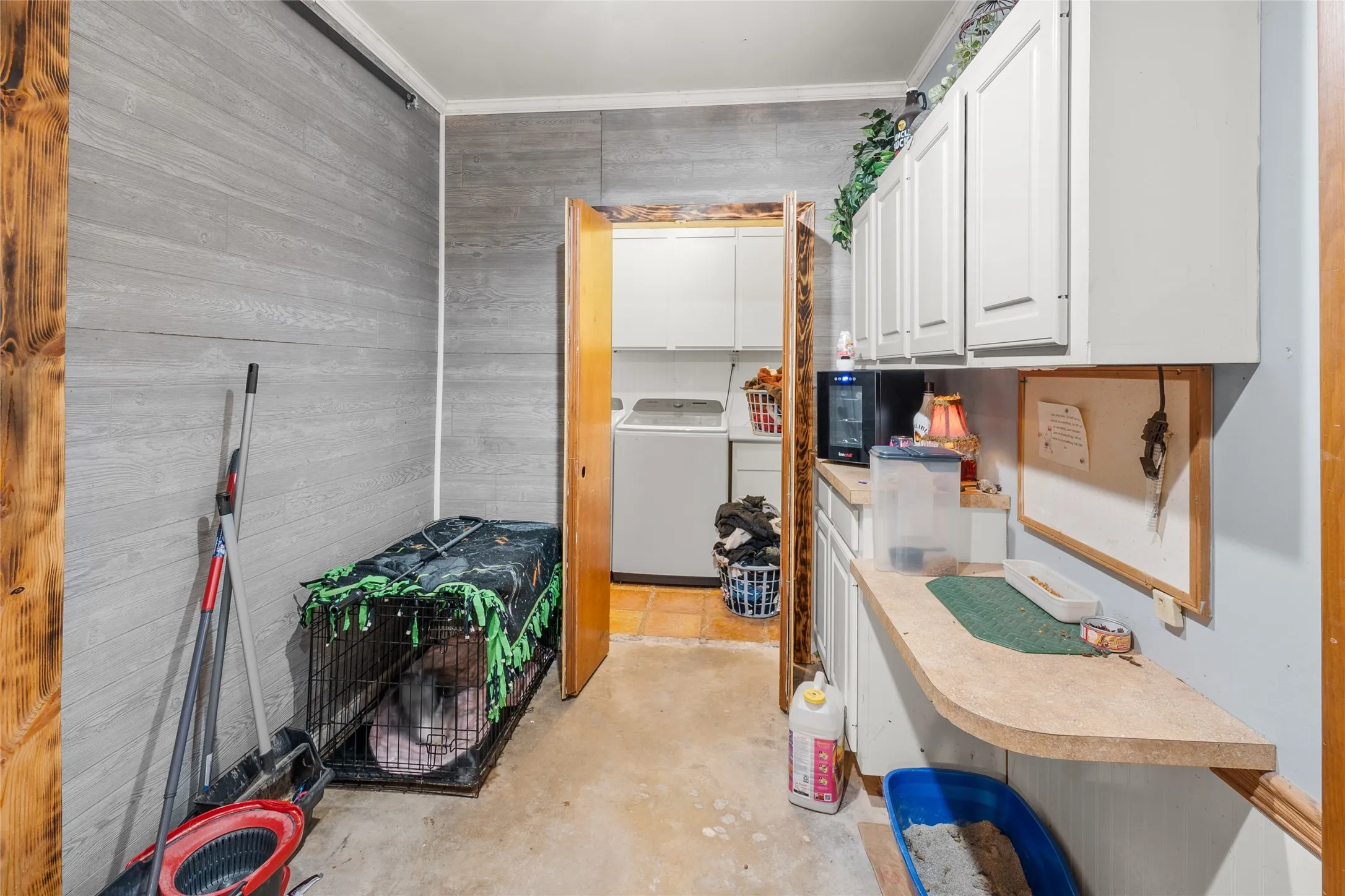 Single Family Residence For Sale in Gregg County , 2510 Wychelm Drive, Kilgore, Texas 75662, 4 Bedrooms, 3 Bathrooms, 2 Garage spaces, 3,875 Sqft, built in 1964, Price $274,900, mls#21270460, Real Estate Agent in Kilgore, Homes For Sale in Gregg county, Homes For Sale in Kilgore, Realtor in Kilgore Texas, Real Estate Brokerage Independent Realty Texas, Luminita Cordes Realtor