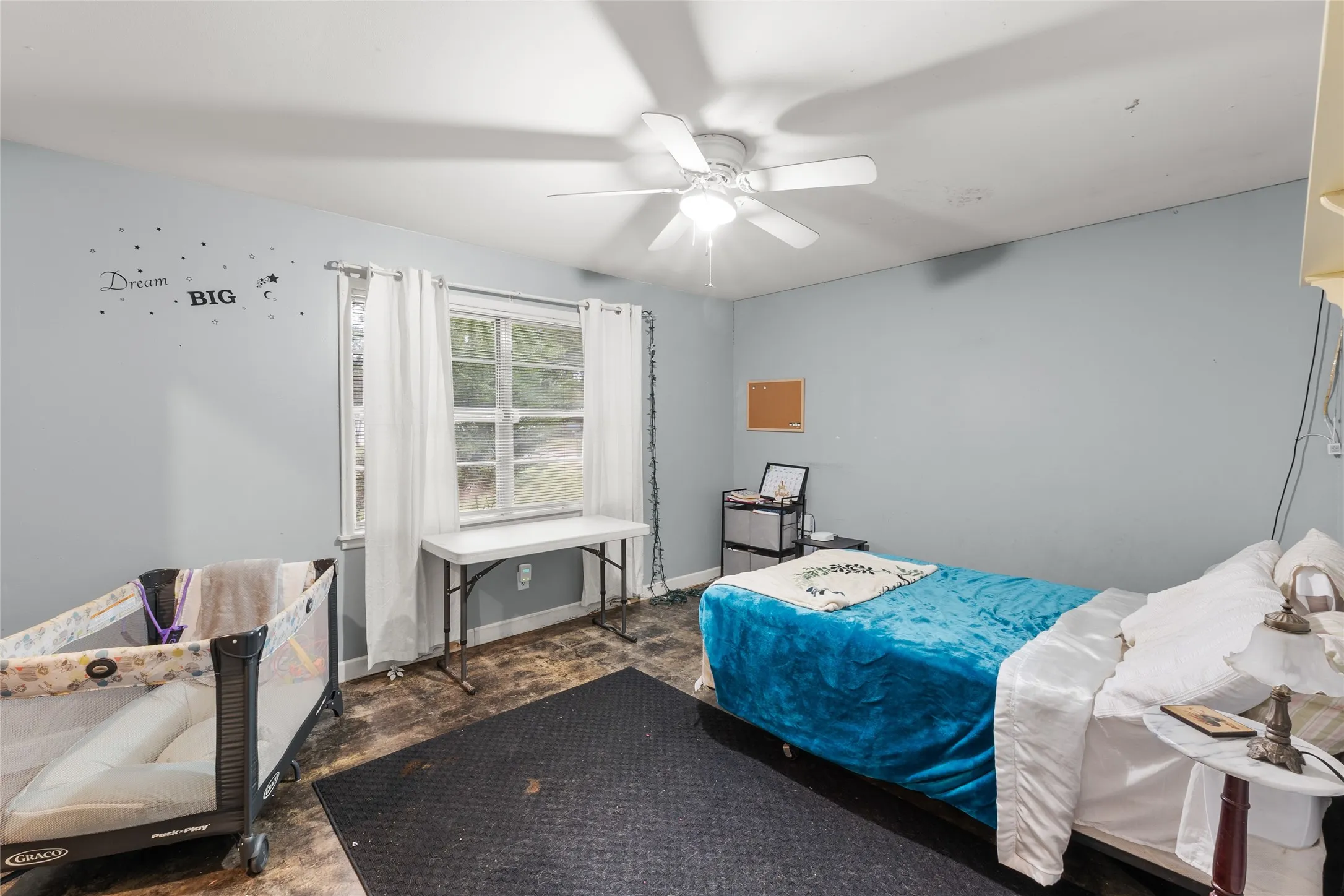Single Family Residence For Sale in Gregg County , 2510 Wychelm Drive, Kilgore, Texas 75662, 4 Bedrooms, 3 Bathrooms, 2 Garage spaces, 3,875 Sqft, built in 1964, Price $274,900, mls#21270460, Real Estate Agent in Kilgore, Homes For Sale in Gregg county, Homes For Sale in Kilgore, Realtor in Kilgore Texas, Real Estate Brokerage Independent Realty Texas, Luminita Cordes Realtor