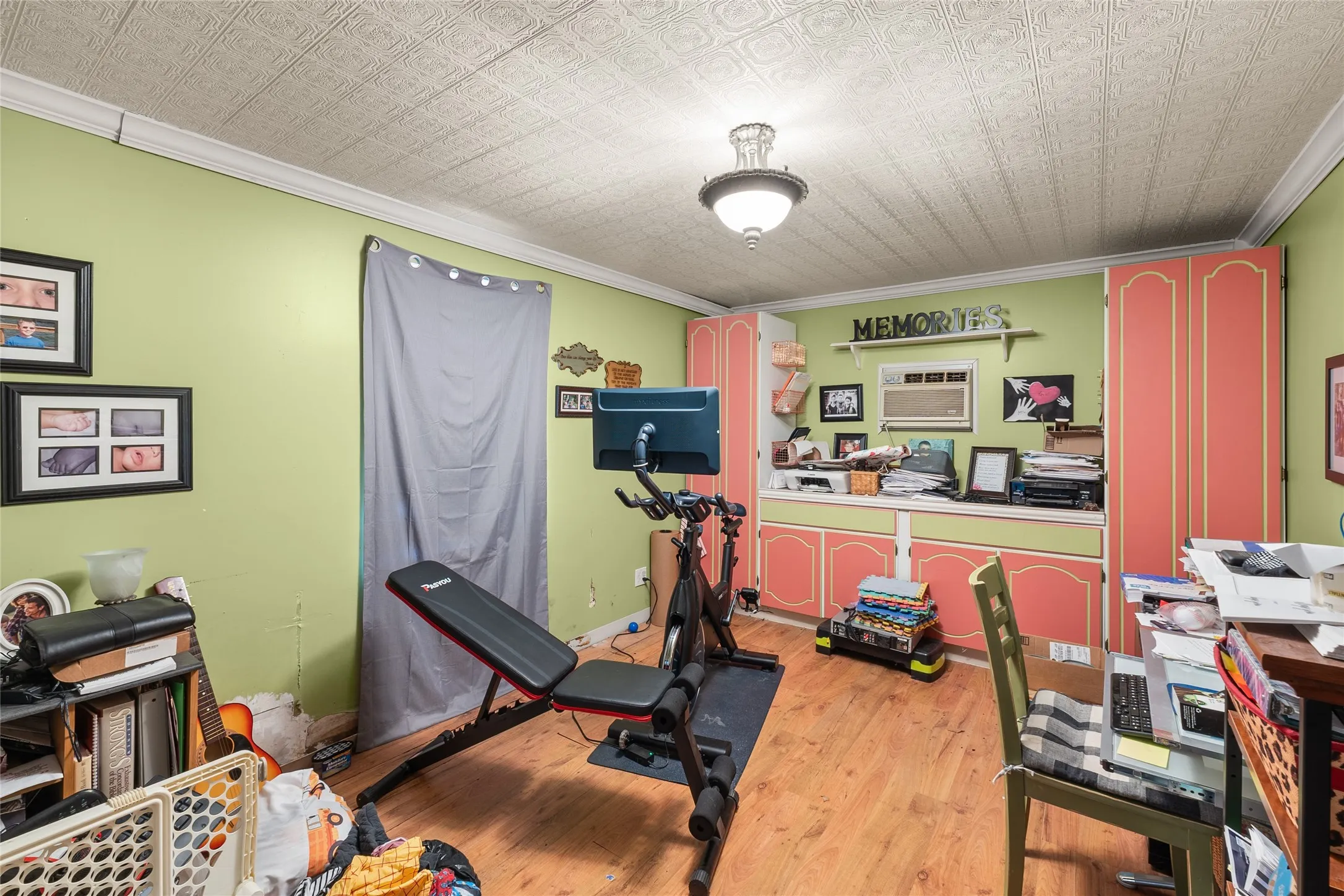 Single Family Residence For Sale in Gregg County , 2510 Wychelm Drive, Kilgore, Texas 75662, 4 Bedrooms, 3 Bathrooms, 2 Garage spaces, 3,875 Sqft, built in 1964, Price $274,900, mls#21270460, Real Estate Agent in Kilgore, Homes For Sale in Gregg county, Homes For Sale in Kilgore, Realtor in Kilgore Texas, Real Estate Brokerage Independent Realty Texas, Luminita Cordes Realtor