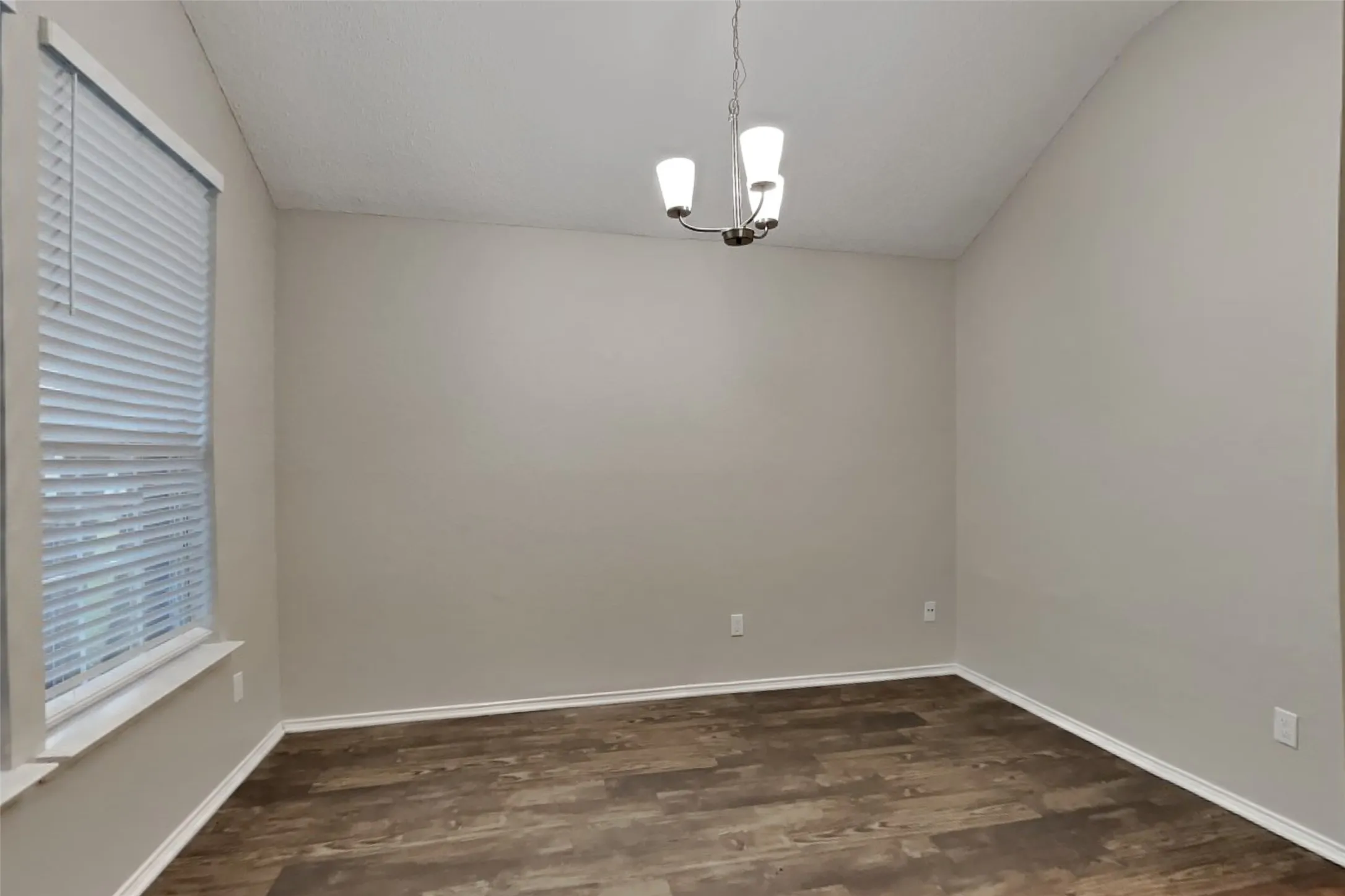 Single Family Residence For Rent in Dallas County , 2312 Gerber Drive, Mesquite, Texas 75181, 4 Bedroom, 3 Bathroom, 2 Garage spaces, 2,285 Sqft, built in 1996, mls#21273643, Real Estate Agent in Mesquite, Homes For Rent in Dallas county, Homes For Rent in Mesquite, Realtor in Mesquite Texas, Real Estate Brokerage Independent Realty Texas, Luminita Cordes Realtor
