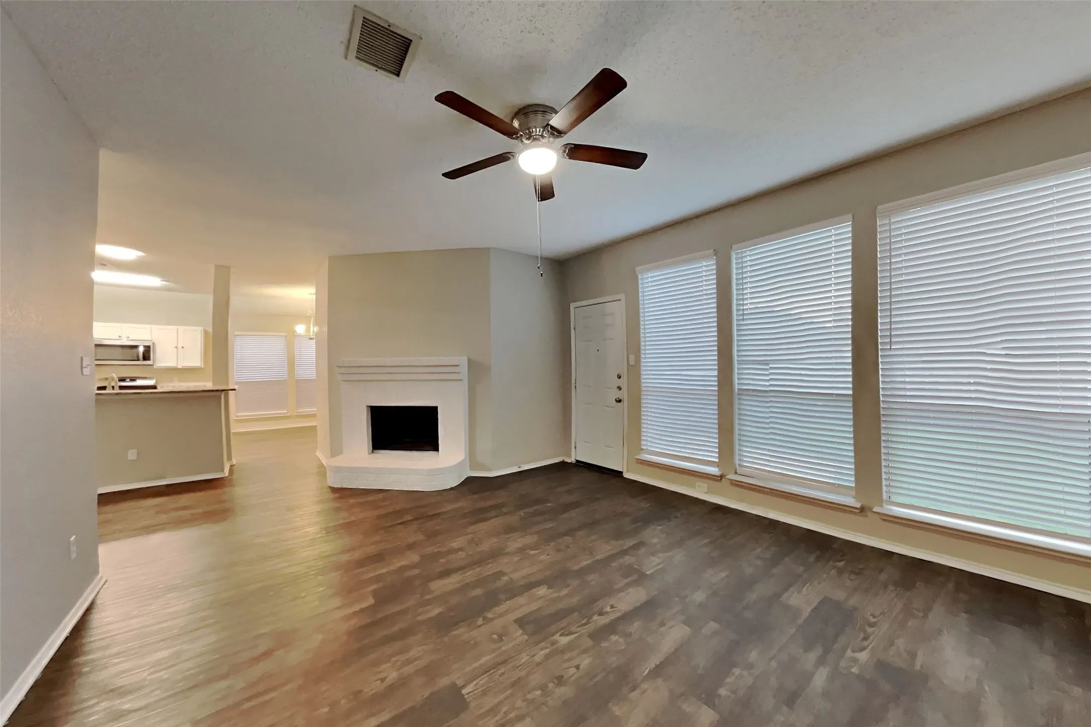 Single Family Residence For Rent in Dallas County , 2312 Gerber Drive, Mesquite, Texas 75181, 4 Bedroom, 3 Bathroom, 2 Garage spaces, 2,285 Sqft, built in 1996, mls#21273643, Real Estate Agent in Mesquite, Homes For Rent in Dallas county, Homes For Rent in Mesquite, Realtor in Mesquite Texas, Real Estate Brokerage Independent Realty Texas, Luminita Cordes Realtor