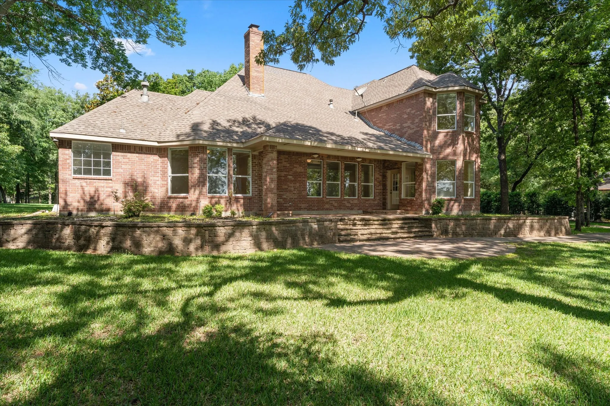 Single Family Residence For Sale in Wood County , 1222 Private Road 5980, Yantis, Texas 75497, 4 Bedrooms, 4 Bathrooms, 3 Garage spaces, 3,762 Sqft, built in 2000, Price $1,090,000, mls#21269120, Real Estate Agent in Yantis, Homes For Sale in Wood county, Homes For Sale in Yantis, Realtor in Yantis Texas, Real Estate Brokerage Independent Realty Texas, Luminita Cordes Realtor