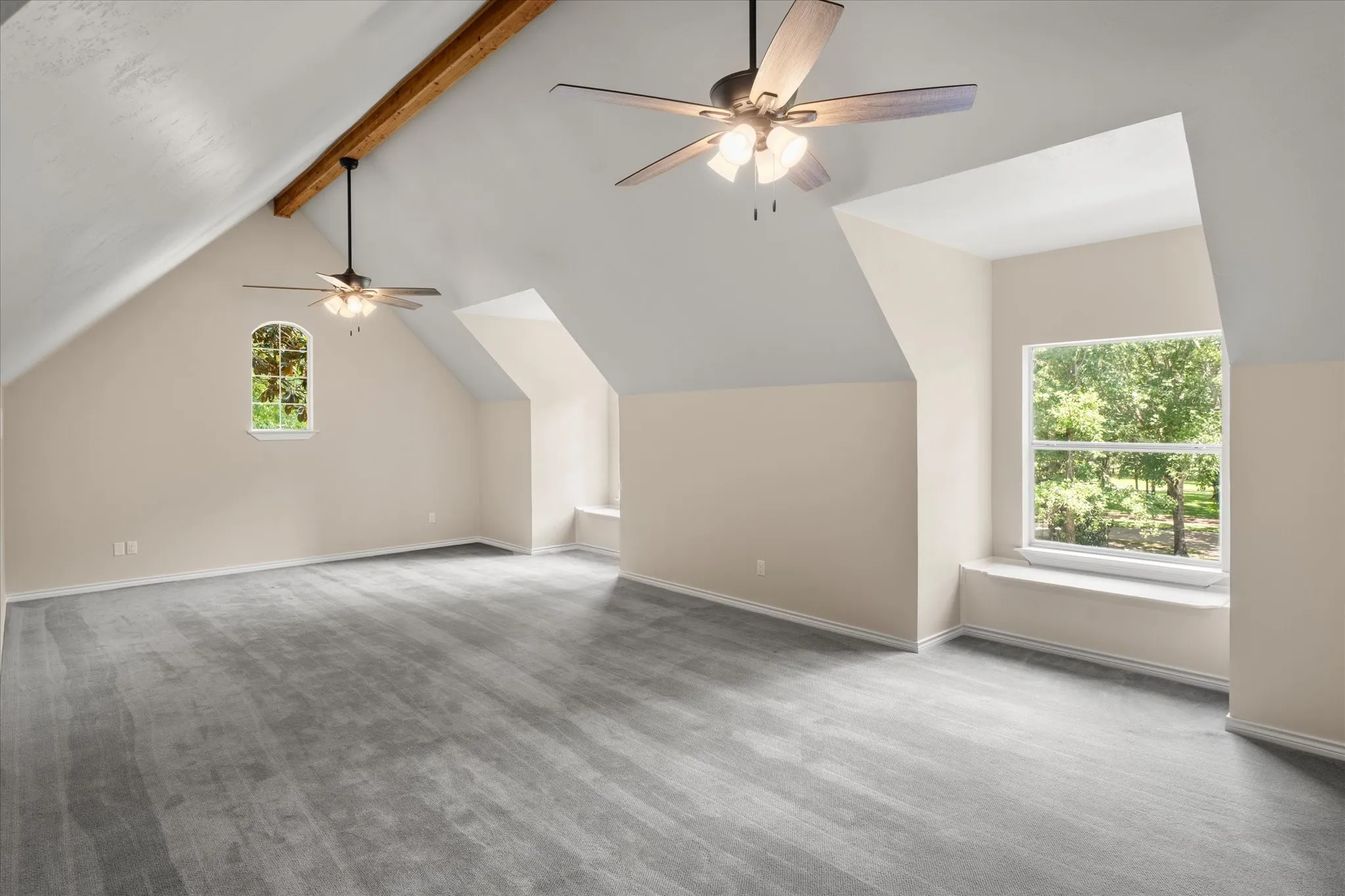 Single Family Residence For Sale in Wood County , 1222 Private Road 5980, Yantis, Texas 75497, 4 Bedrooms, 4 Bathrooms, 3 Garage spaces, 3,762 Sqft, built in 2000, Price $1,090,000, mls#21269120, Real Estate Agent in Yantis, Homes For Sale in Wood county, Homes For Sale in Yantis, Realtor in Yantis Texas, Real Estate Brokerage Independent Realty Texas, Luminita Cordes Realtor