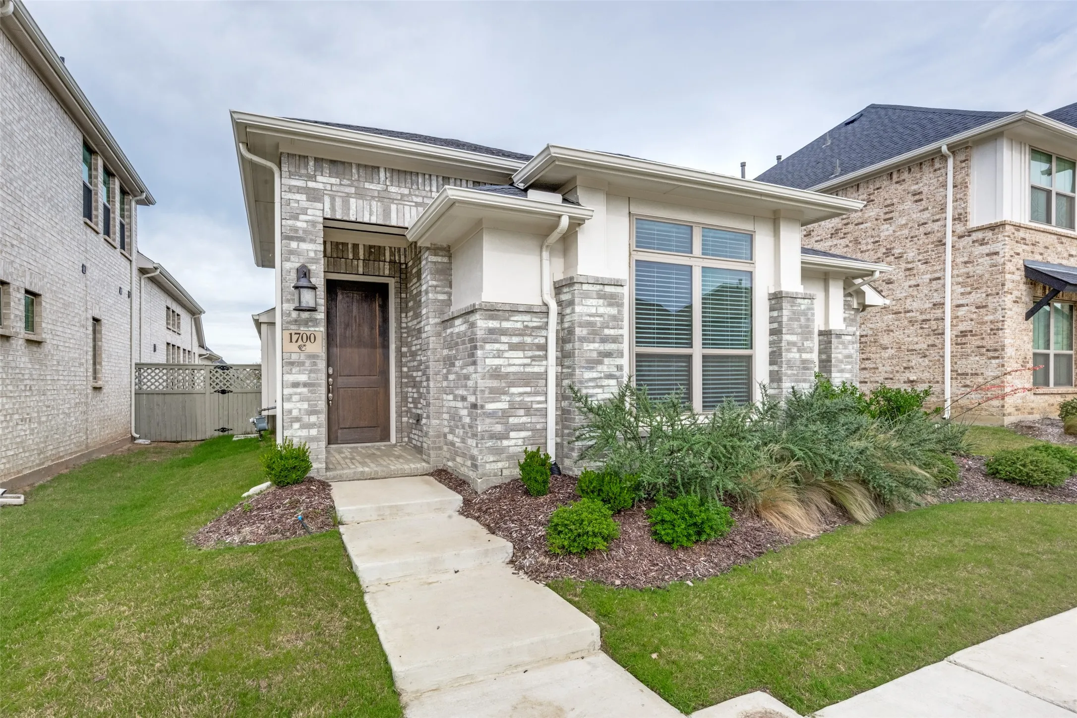 Single Family Residence For Sale in Denton County , 1700 Bonsmara Drive, Northlake, Texas 76247, 3 Bedroom, 2 Bathroom, 2 Garage spaces, 1,758 Sqft, built in 2023, mls#21273115, Real Estate Agent in Northlake, Homes For Sale in Denton county, Homes For Sale in Northlake, Realtor in Northlake Texas, Real Estate Brokerage Independent Realty Texas, Luminita Cordes Realtor