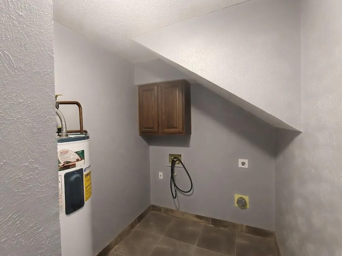 Townhouse For Sale in Dallas County , 923 Vedral Place, Cedar Hill, Texas 75104, 3 Bedroom, 3 Bathroom, Garage spaces, 1,242 Sqft, built in 1983, mls#21273666, Real Estate Agent in Cedar Hill, Homes For Sale in Dallas county, Homes For Sale in Cedar Hill, Realtor in Cedar Hill Texas, Real Estate Brokerage Independent Realty Texas, Luminita Cordes Realtor