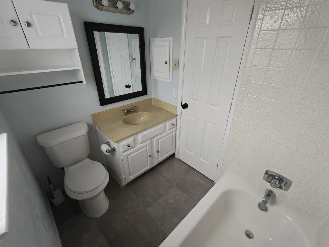 Townhouse For Sale in Dallas County , 923 Vedral Place, Cedar Hill, Texas 75104, 3 Bedroom, 3 Bathroom, Garage spaces, 1,242 Sqft, built in 1983, mls#21273666, Real Estate Agent in Cedar Hill, Homes For Sale in Dallas county, Homes For Sale in Cedar Hill, Realtor in Cedar Hill Texas, Real Estate Brokerage Independent Realty Texas, Luminita Cordes Realtor