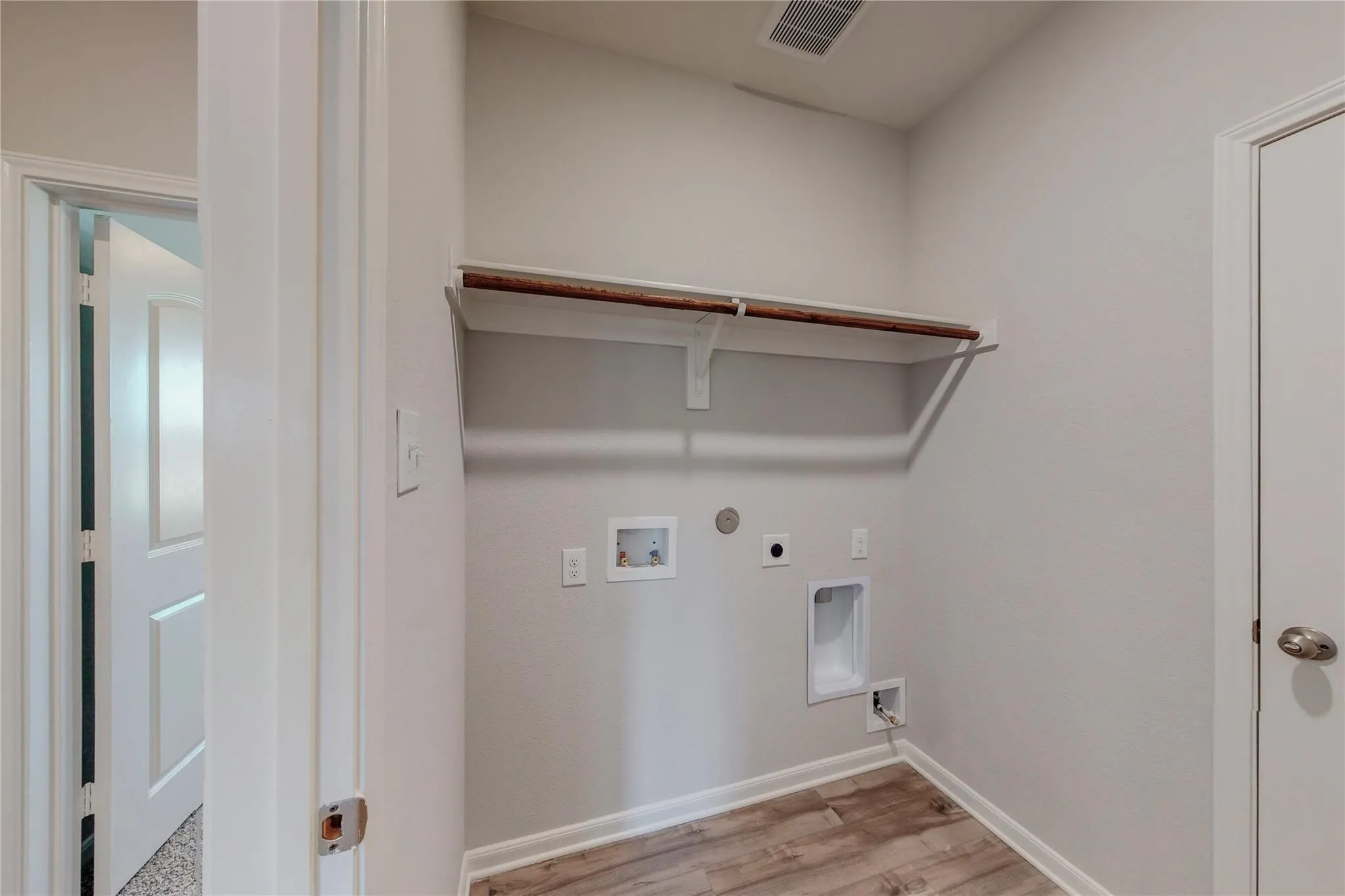 Single Family Residence For Rent in Collin County , 2113 Emma Court, Anna, Texas 75409, 4 Bedroom, 2 Bathroom, 2 Garage spaces, 1,801 Sqft, built in 2021, mls#21266143, Real Estate Agent in Anna, Homes For Rent in Collin county, Homes For Rent in Anna, Realtor in Anna Texas, Real Estate Brokerage Independent Realty Texas, Luminita Cordes Realtor