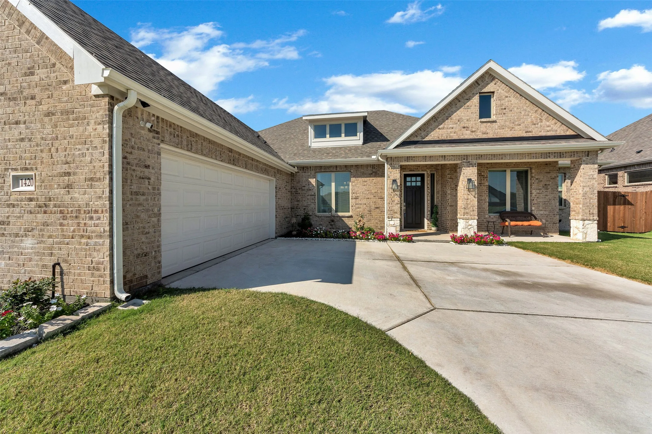 Single Family Residence For Sale in Dallas County , 1420 Kendal Drive, De Soto, Texas 75115, 4 Bedroom, 4 Bathroom, 2 Garage spaces, 2,762 Sqft, built in 2023, Price $464,900, mls#21264584, Real Estate Agent in De Soto, Homes For Sale in Dallas county, Homes For Sale in De Soto, Realtor in De Soto Texas, Real Estate Brokerage Independent Realty Texas, Luminita Cordes Realtor