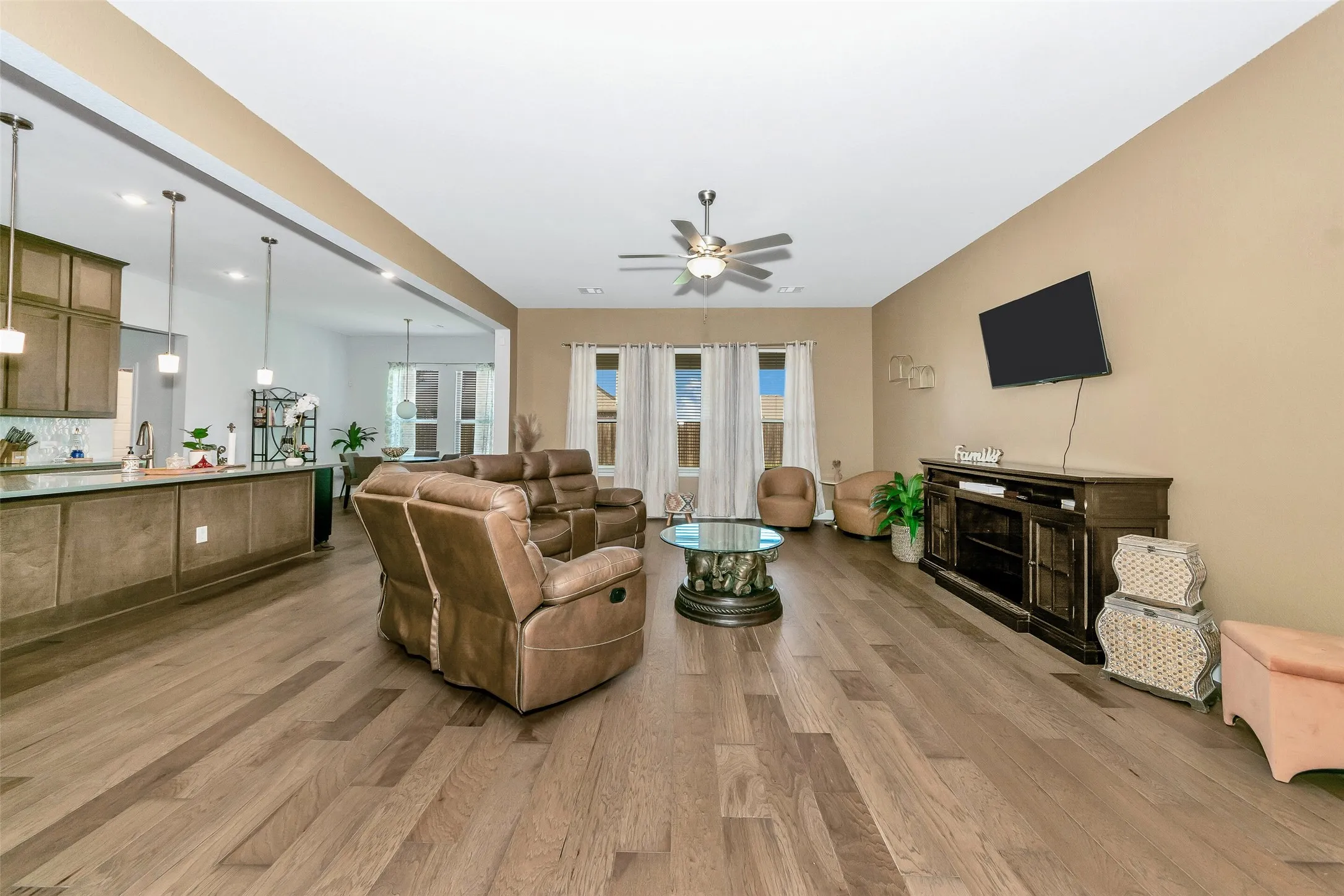 Single Family Residence For Sale in Dallas County , 1420 Kendal Drive, De Soto, Texas 75115, 4 Bedroom, 4 Bathroom, 2 Garage spaces, 2,762 Sqft, built in 2023, Price $464,900, mls#21264584, Real Estate Agent in De Soto, Homes For Sale in Dallas county, Homes For Sale in De Soto, Realtor in De Soto Texas, Real Estate Brokerage Independent Realty Texas, Luminita Cordes Realtor