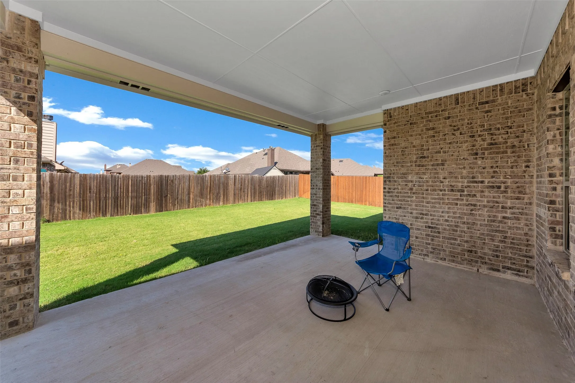 Single Family Residence For Sale in Dallas County , 1420 Kendal Drive, De Soto, Texas 75115, 4 Bedroom, 4 Bathroom, 2 Garage spaces, 2,762 Sqft, built in 2023, Price $464,900, mls#21264584, Real Estate Agent in De Soto, Homes For Sale in Dallas county, Homes For Sale in De Soto, Realtor in De Soto Texas, Real Estate Brokerage Independent Realty Texas, Luminita Cordes Realtor