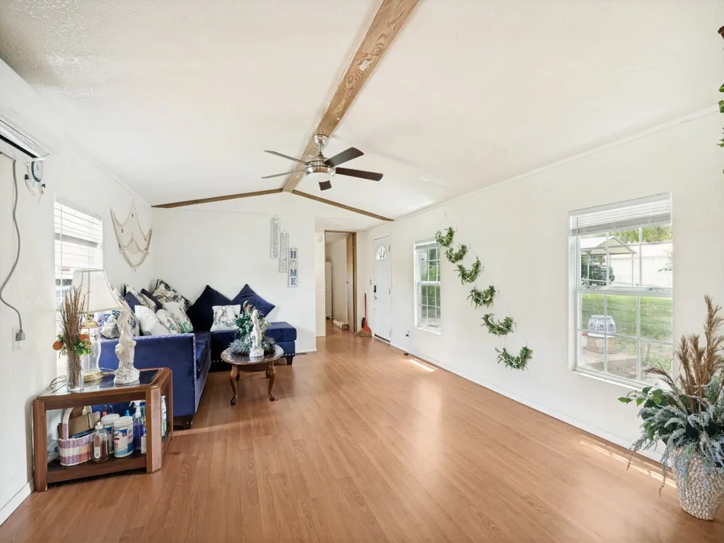 Oen living area, ceiling fan
