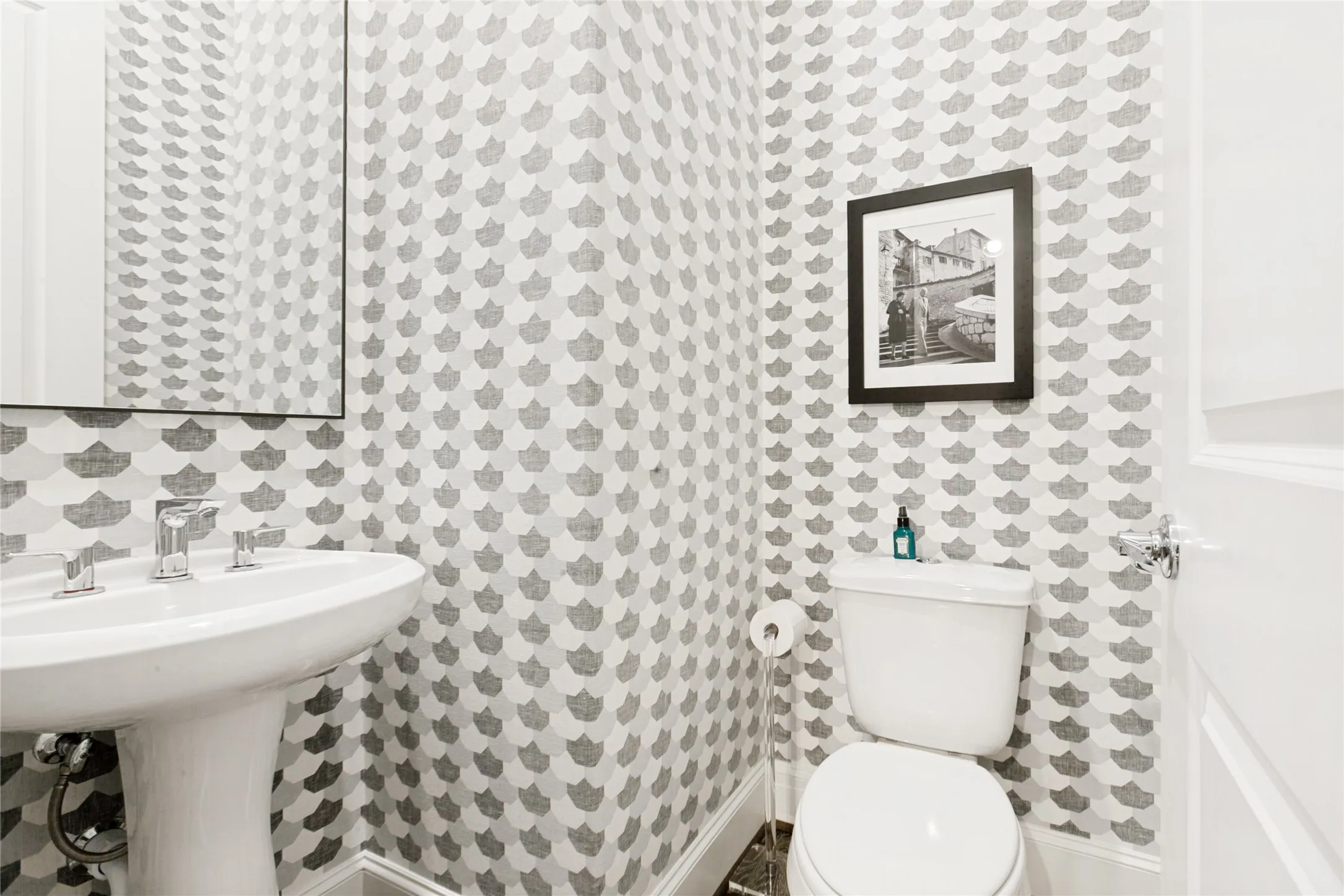 Beautiful designer Thibault wallpaper!