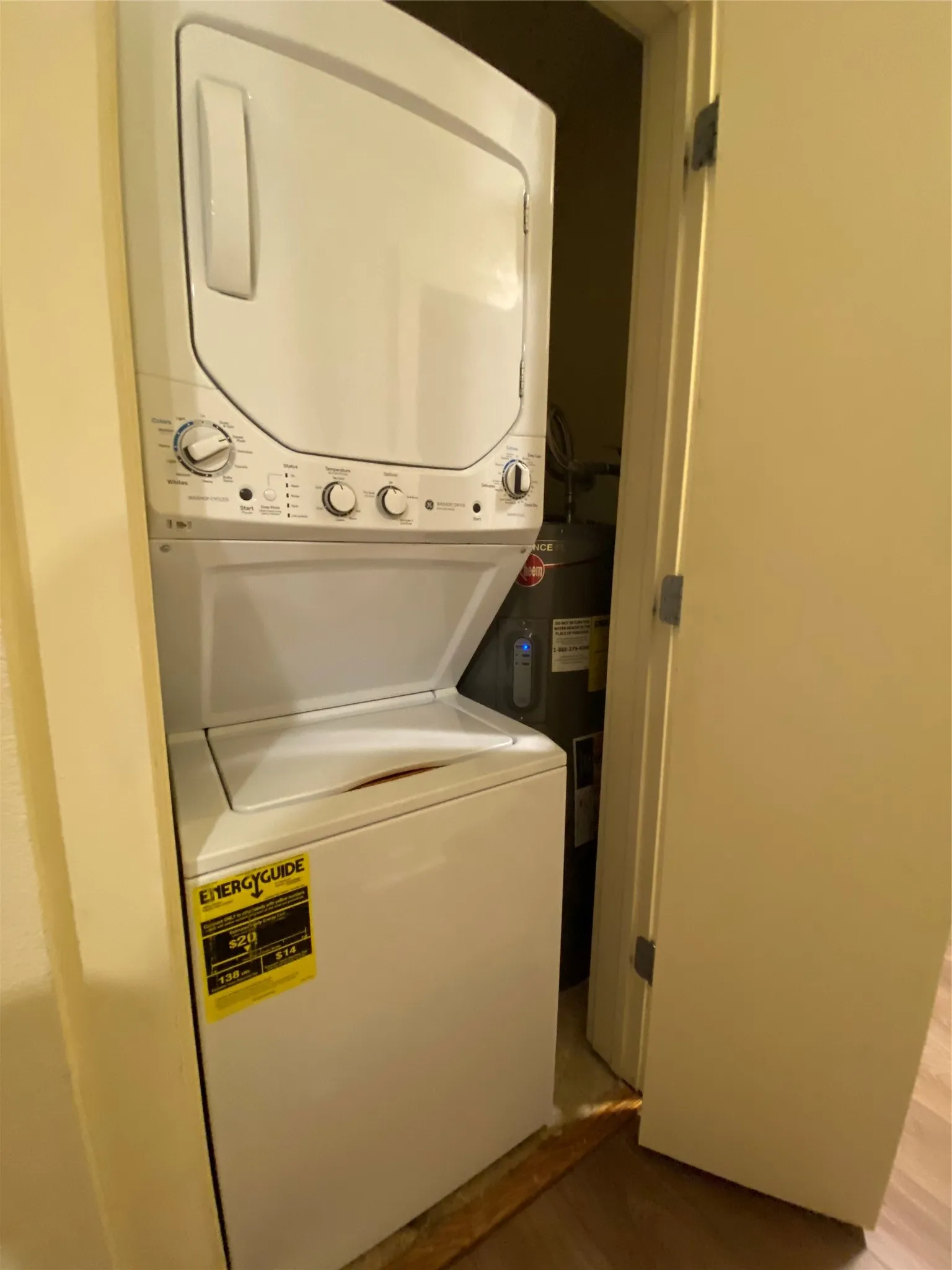 Condominium For Rent in Dallas County , 4777 Cedar Springs Road 5B, Dallas, Texas 75219, 2 Bedrooms, 2 Bathrooms, Garage spaces, 1,000 Sqft, built in 1983, Price $1,500, mls#21273688, Real Estate Agent in Dallas, Homes For Rent in Dallas county, Homes For Rent in Dallas, Realtor in Dallas Texas, Real Estate Brokerage Independent Realty Texas, Luminita Cordes Realtor