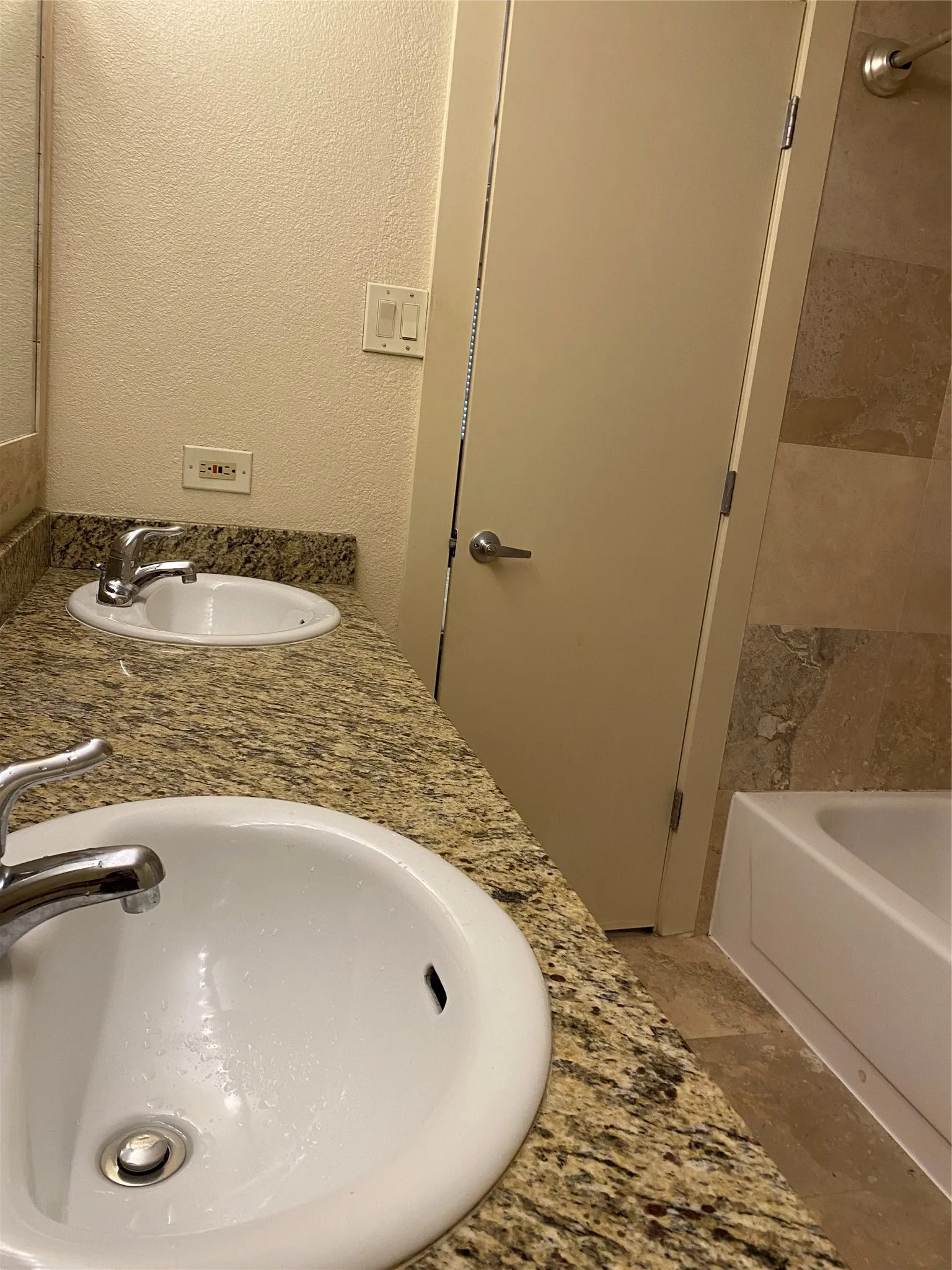 Condominium For Rent in Dallas County , 4777 Cedar Springs Road 5B, Dallas, Texas 75219, 2 Bedrooms, 2 Bathrooms, Garage spaces, 1,000 Sqft, built in 1983, Price $1,500, mls#21273688, Real Estate Agent in Dallas, Homes For Rent in Dallas county, Homes For Rent in Dallas, Realtor in Dallas Texas, Real Estate Brokerage Independent Realty Texas, Luminita Cordes Realtor