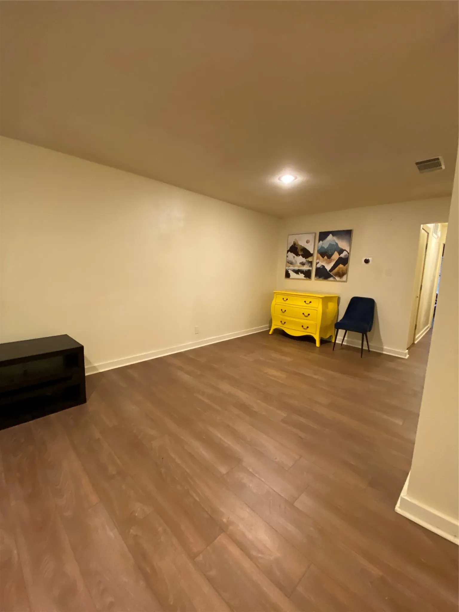 Condominium For Rent in Dallas County , 4777 Cedar Springs Road 5B, Dallas, Texas 75219, 2 Bedrooms, 2 Bathrooms, Garage spaces, 1,000 Sqft, built in 1983, Price $1,500, mls#21273688, Real Estate Agent in Dallas, Homes For Rent in Dallas county, Homes For Rent in Dallas, Realtor in Dallas Texas, Real Estate Brokerage Independent Realty Texas, Luminita Cordes Realtor