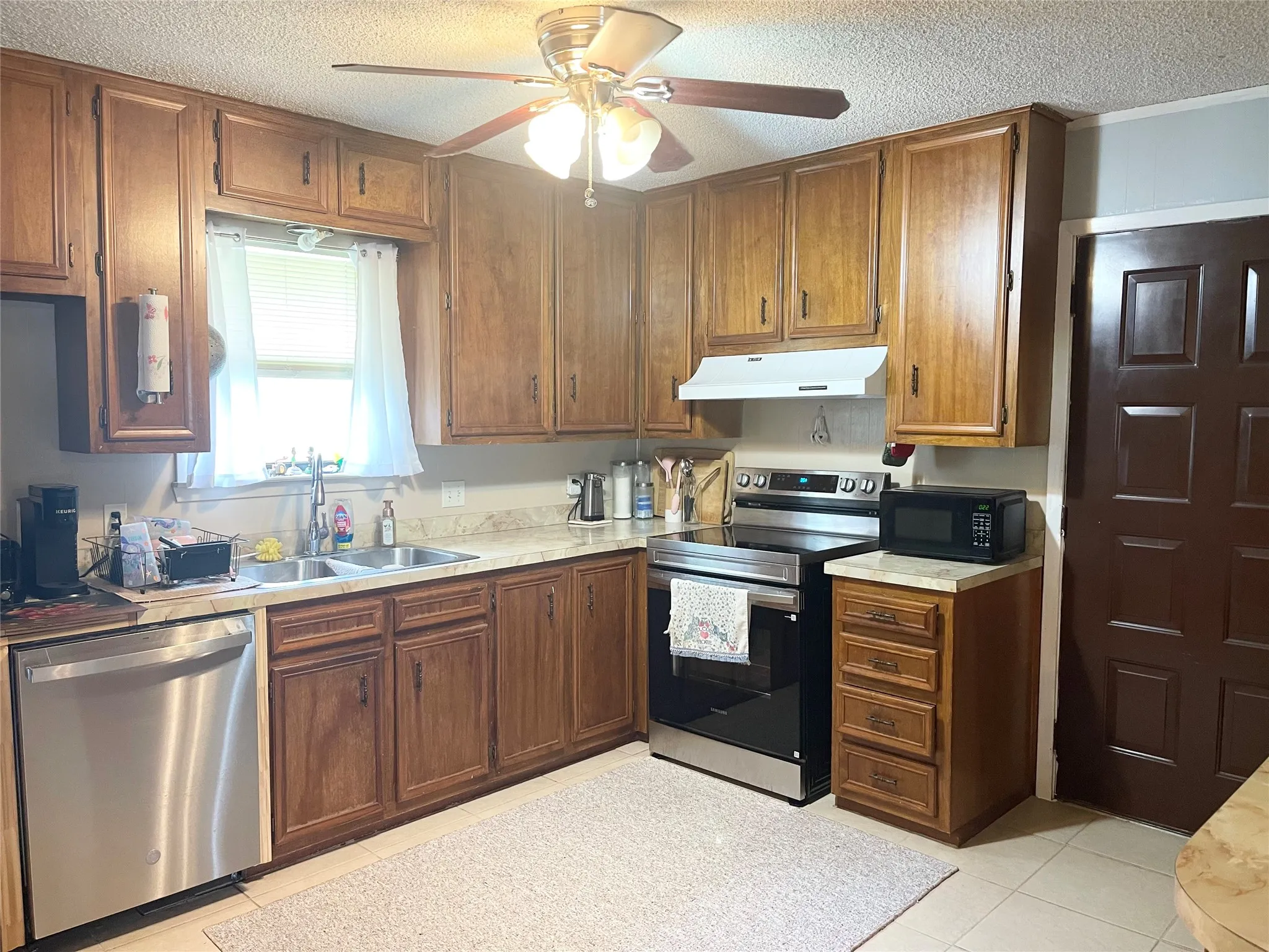 Single Family Residence For Sale in Comanche County , 140 S Comanche Drive, De Leon, Texas 76444, 2 Bedroom, 1 Bathroom, 2 Garage spaces, 1,240 Sqft, built in 1965, Price $160,000, mls#21267766, Real Estate Agent in De Leon, Homes For Sale in Comanche county, Homes For Sale in De Leon, Realtor in De Leon Texas, Real Estate Brokerage Independent Realty Texas, Luminita Cordes Realtor