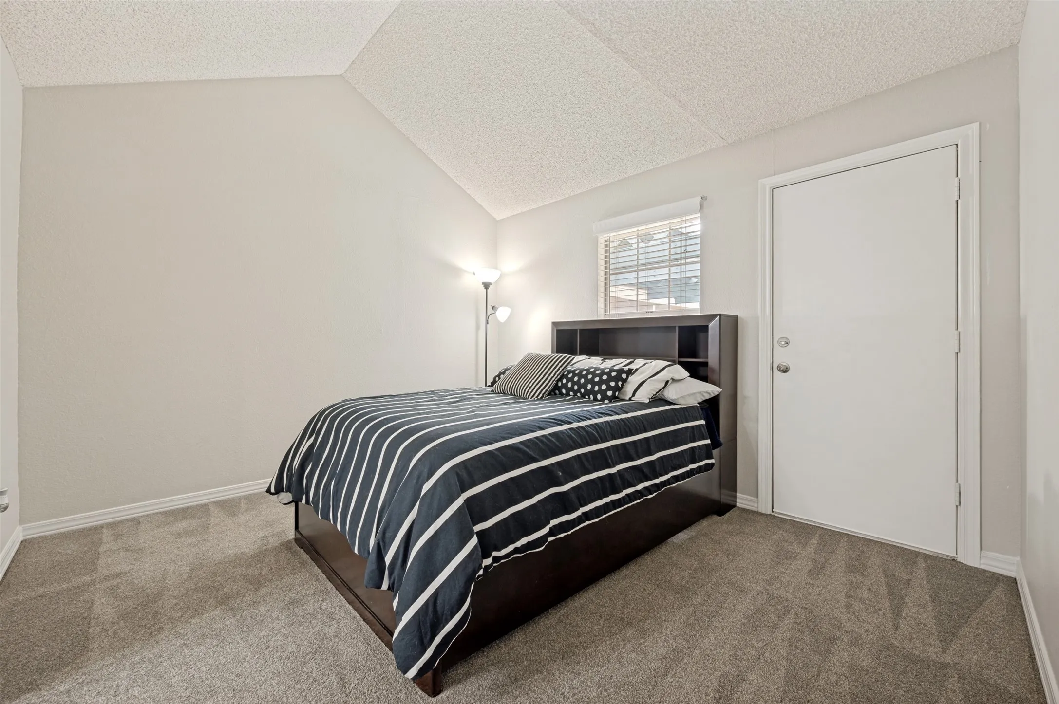 Condominium For Sale in Dallas County , 5325 Bent Tree Forest Drive 2248, Dallas, Texas 75248, 2 Bedroom, 3 Bathroom, 2 Garage spaces, 1,324 Sqft, built in 1983, mls#21268191, Real Estate Agent in Dallas, Homes For Sale in Dallas county, Homes For Sale in Dallas, Realtor in Dallas Texas, Real Estate Brokerage Independent Realty Texas, Luminita Cordes Realtor