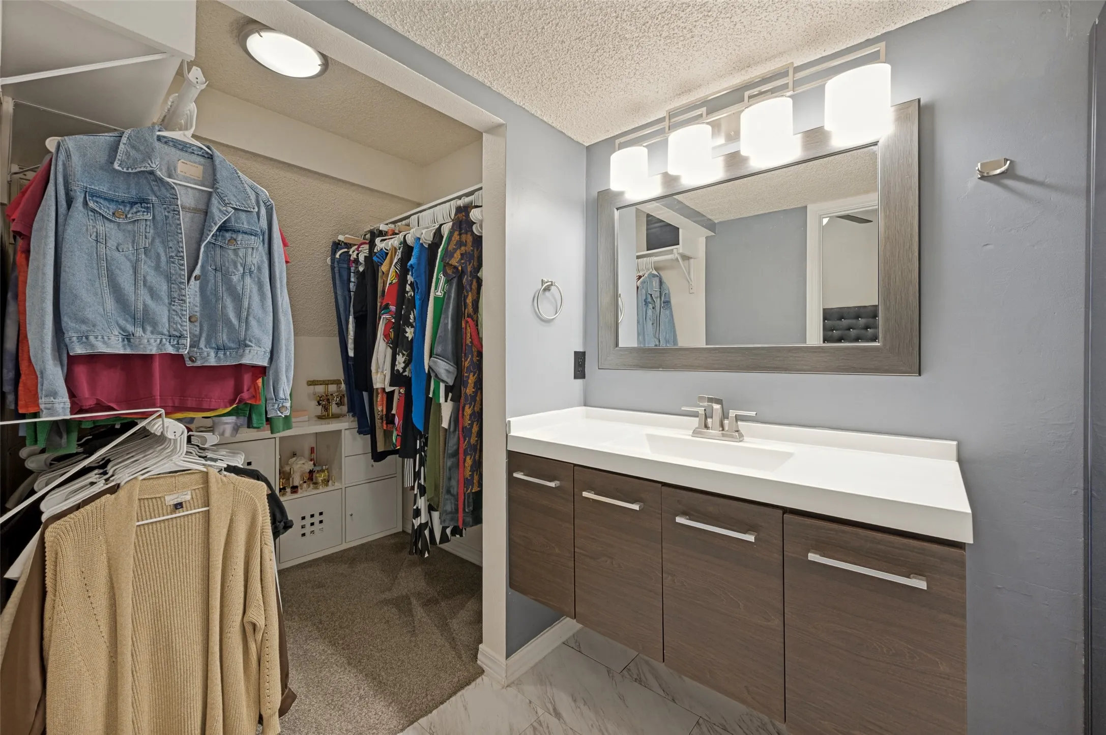 Condominium For Sale in Dallas County , 5325 Bent Tree Forest Drive 2248, Dallas, Texas 75248, 2 Bedroom, 3 Bathroom, 2 Garage spaces, 1,324 Sqft, built in 1983, mls#21268191, Real Estate Agent in Dallas, Homes For Sale in Dallas county, Homes For Sale in Dallas, Realtor in Dallas Texas, Real Estate Brokerage Independent Realty Texas, Luminita Cordes Realtor