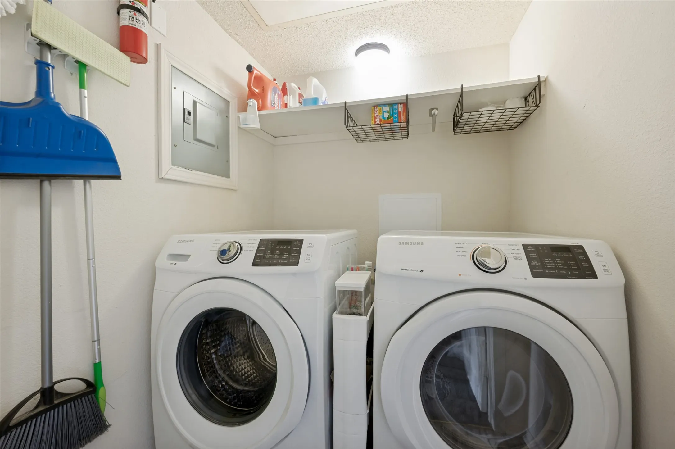 Condominium For Sale in Dallas County , 5325 Bent Tree Forest Drive 2248, Dallas, Texas 75248, 2 Bedroom, 3 Bathroom, 2 Garage spaces, 1,324 Sqft, built in 1983, mls#21268191, Real Estate Agent in Dallas, Homes For Sale in Dallas county, Homes For Sale in Dallas, Realtor in Dallas Texas, Real Estate Brokerage Independent Realty Texas, Luminita Cordes Realtor