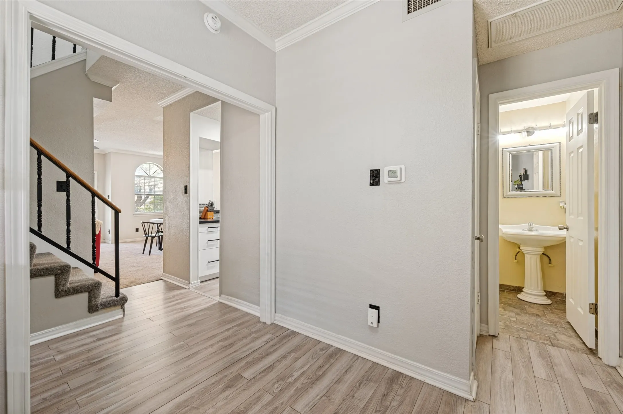 Condominium For Sale in Dallas County , 5325 Bent Tree Forest Drive 2248, Dallas, Texas 75248, 2 Bedroom, 3 Bathroom, 2 Garage spaces, 1,324 Sqft, built in 1983, mls#21268191, Real Estate Agent in Dallas, Homes For Sale in Dallas county, Homes For Sale in Dallas, Realtor in Dallas Texas, Real Estate Brokerage Independent Realty Texas, Luminita Cordes Realtor
