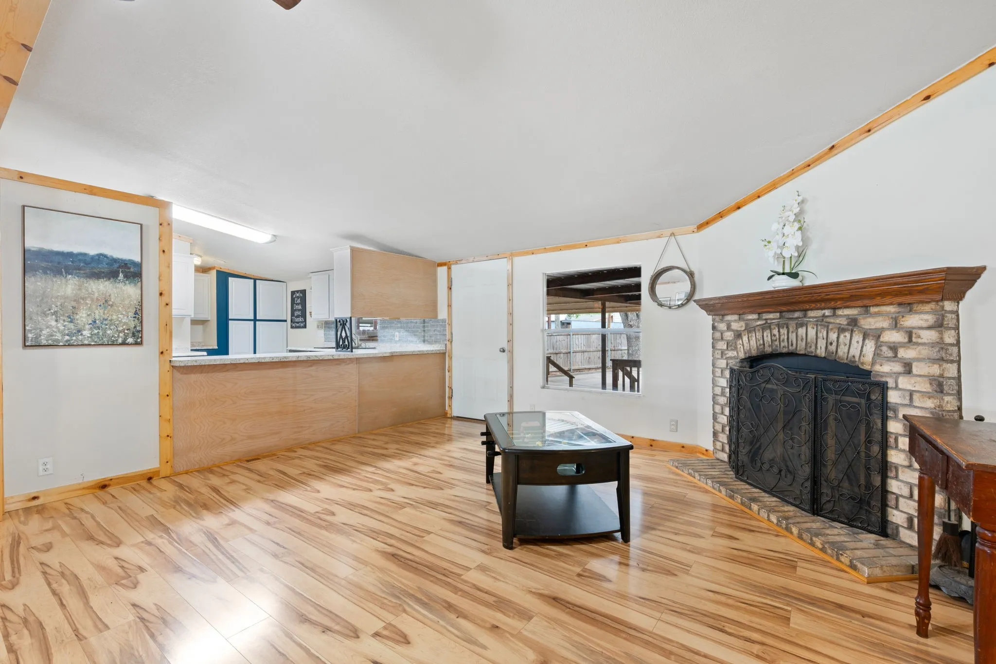 Single Family Residence For Sale in Hood County , 6500 Dayla Court, Granbury, Texas 76049, 3 Bedrooms, 2 Bathrooms, Garage spaces, 1,743 Sqft, built in 1985, Price $380,000, mls#21273675, Real Estate Agent in Granbury, Homes For Sale in Hood county, Homes For Sale in Granbury, Realtor in Granbury Texas, Real Estate Brokerage Independent Realty Texas, Luminita Cordes Realtor