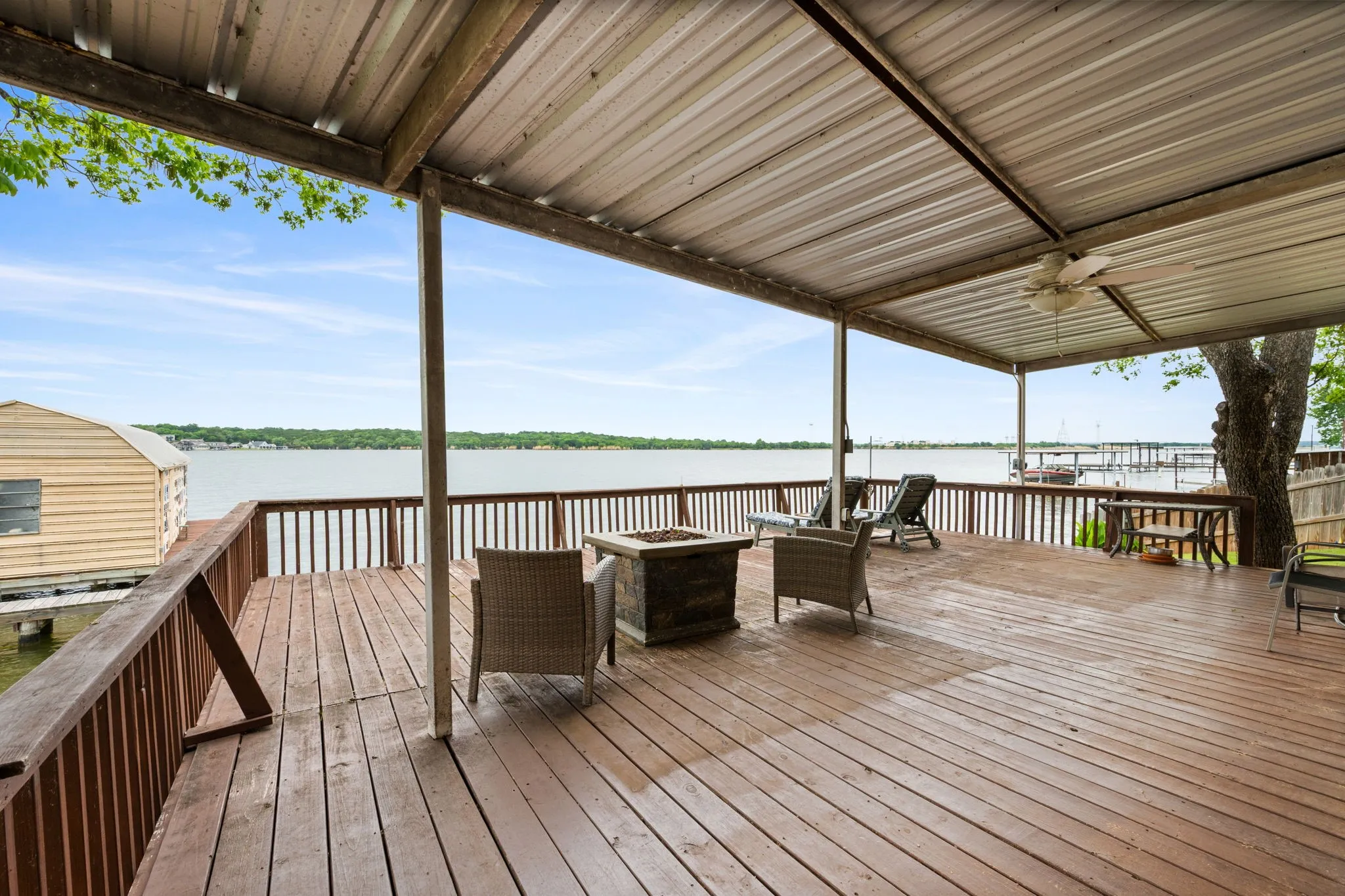 Single Family Residence For Sale in Hood County , 6500 Dayla Court, Granbury, Texas 76049, 3 Bedrooms, 2 Bathrooms, Garage spaces, 1,743 Sqft, built in 1985, Price $380,000, mls#21273675, Real Estate Agent in Granbury, Homes For Sale in Hood county, Homes For Sale in Granbury, Realtor in Granbury Texas, Real Estate Brokerage Independent Realty Texas, Luminita Cordes Realtor