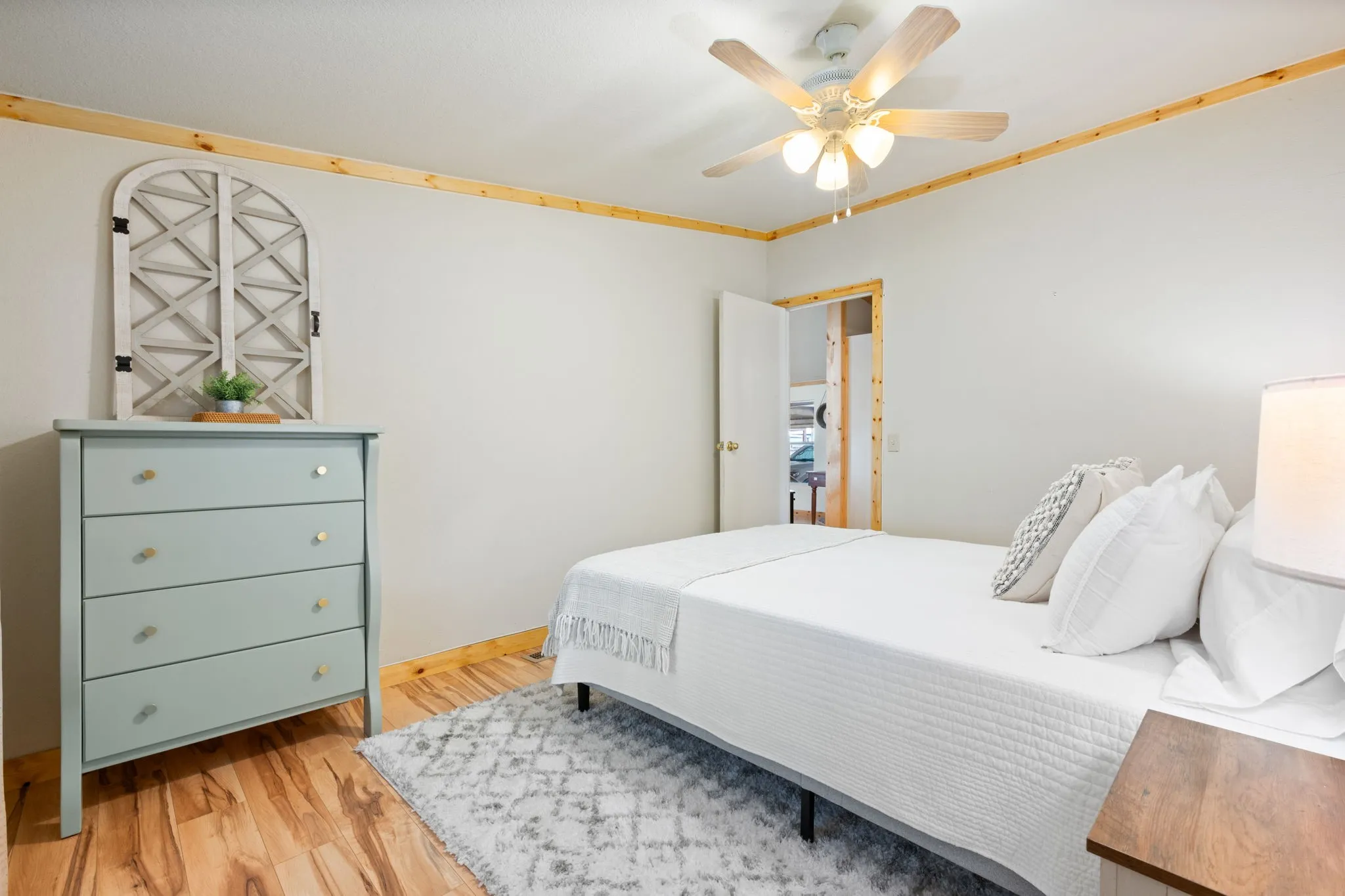 Single Family Residence For Sale in Hood County , 6500 Dayla Court, Granbury, Texas 76049, 3 Bedrooms, 2 Bathrooms, Garage spaces, 1,743 Sqft, built in 1985, Price $380,000, mls#21273675, Real Estate Agent in Granbury, Homes For Sale in Hood county, Homes For Sale in Granbury, Realtor in Granbury Texas, Real Estate Brokerage Independent Realty Texas, Luminita Cordes Realtor