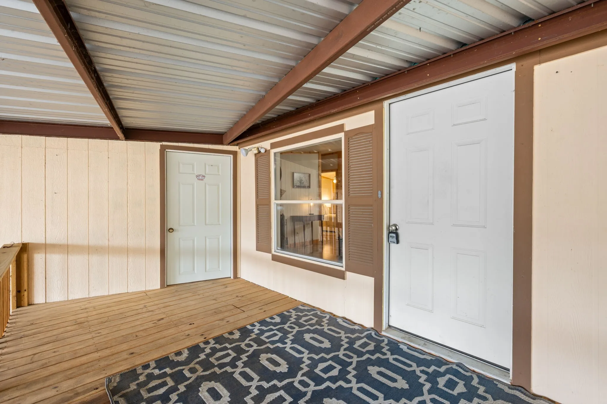 Single Family Residence For Sale in Hood County , 6500 Dayla Court, Granbury, Texas 76049, 3 Bedrooms, 2 Bathrooms, Garage spaces, 1,743 Sqft, built in 1985, Price $380,000, mls#21273675, Real Estate Agent in Granbury, Homes For Sale in Hood county, Homes For Sale in Granbury, Realtor in Granbury Texas, Real Estate Brokerage Independent Realty Texas, Luminita Cordes Realtor