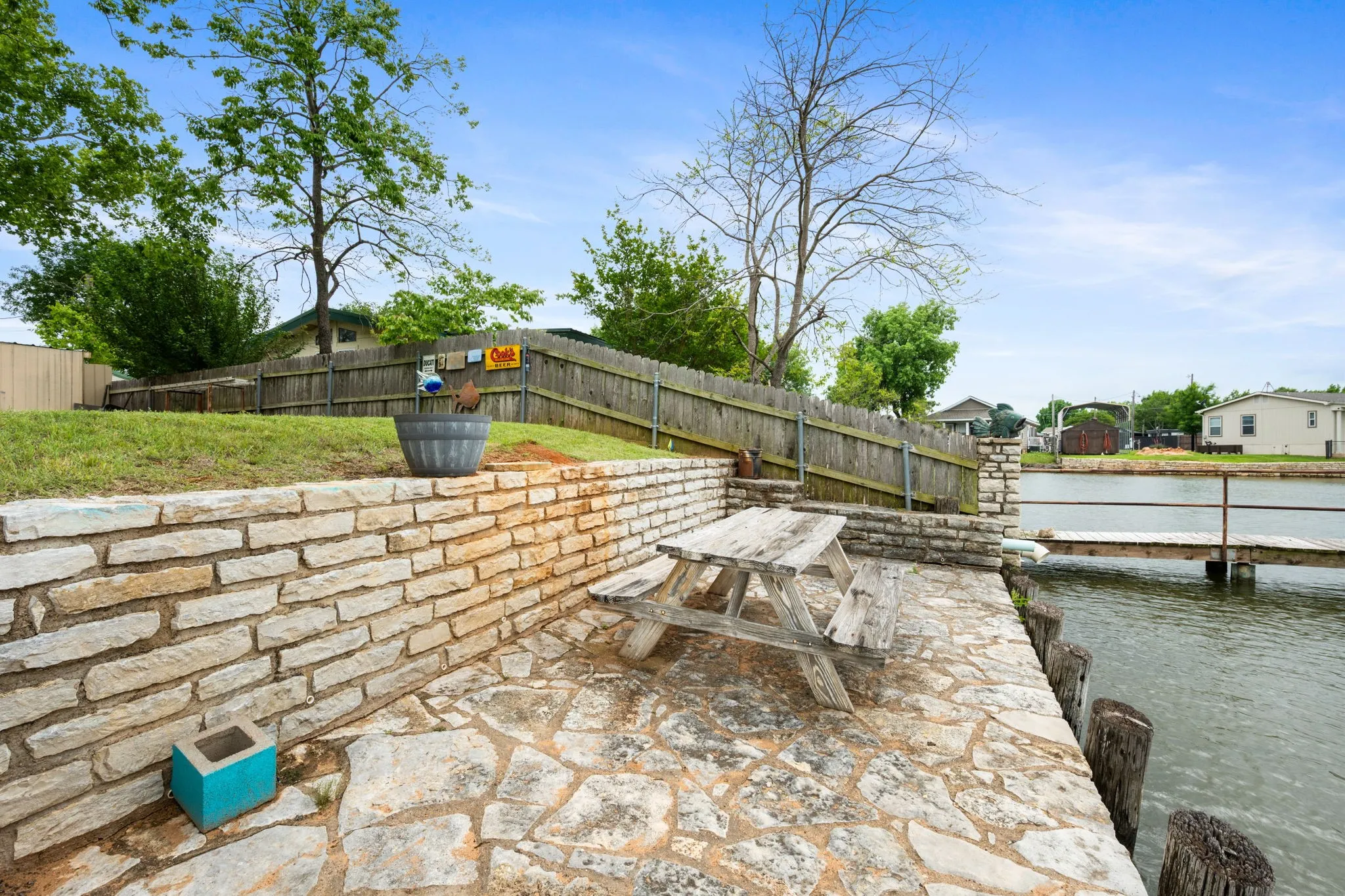 Single Family Residence For Sale in Hood County , 6500 Dayla Court, Granbury, Texas 76049, 3 Bedrooms, 2 Bathrooms, Garage spaces, 1,743 Sqft, built in 1985, Price $380,000, mls#21273675, Real Estate Agent in Granbury, Homes For Sale in Hood county, Homes For Sale in Granbury, Realtor in Granbury Texas, Real Estate Brokerage Independent Realty Texas, Luminita Cordes Realtor