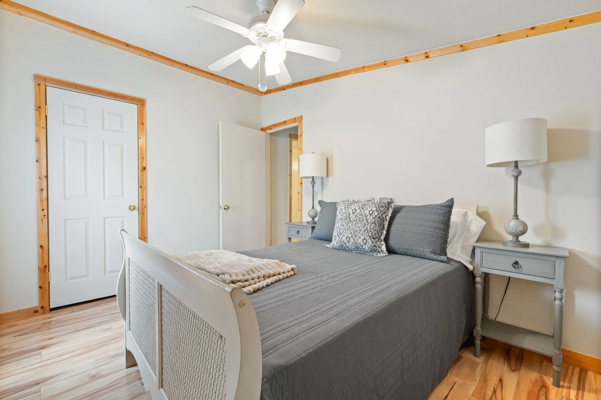 Single Family Residence For Sale in Hood County , 6500 Dayla Court, Granbury, Texas 76049, 3 Bedrooms, 2 Bathrooms, Garage spaces, 1,743 Sqft, built in 1985, Price $380,000, mls#21273675, Real Estate Agent in Granbury, Homes For Sale in Hood county, Homes For Sale in Granbury, Realtor in Granbury Texas, Real Estate Brokerage Independent Realty Texas, Luminita Cordes Realtor