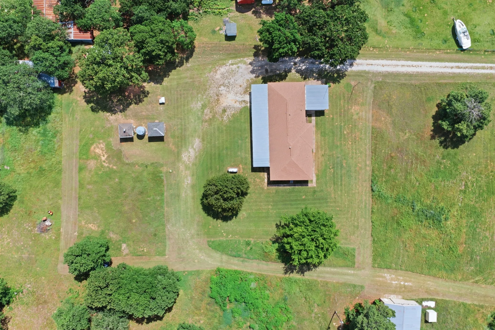 Warehouse For Sale in Parker County , 3523 E Highway 199, Springtown, Texas 76082, 3 Bedroom, 2 Bathroom, 6 Garage spaces, 2,475 Sqft, built in 1985, mls#21272365, Real Estate Agent in Springtown, Homes For Sale in Parker county, Homes For Sale in Springtown, Realtor in Springtown Texas, Real Estate Brokerage Independent Realty Texas, Luminita Cordes Realtor