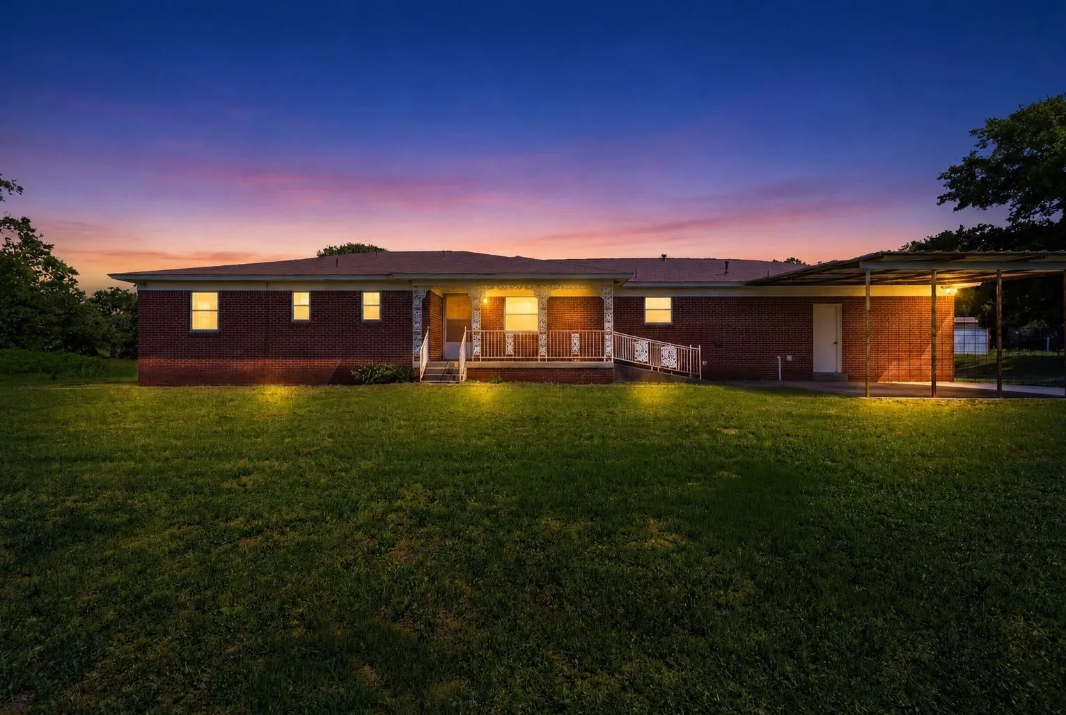 Warehouse For Sale in Parker County , 3523 E Highway 199, Springtown, Texas 76082, 3 Bedroom, 2 Bathroom, 6 Garage spaces, 2,475 Sqft, built in 1985, mls#21272365, Real Estate Agent in Springtown, Homes For Sale in Parker county, Homes For Sale in Springtown, Realtor in Springtown Texas, Real Estate Brokerage Independent Realty Texas, Luminita Cordes Realtor