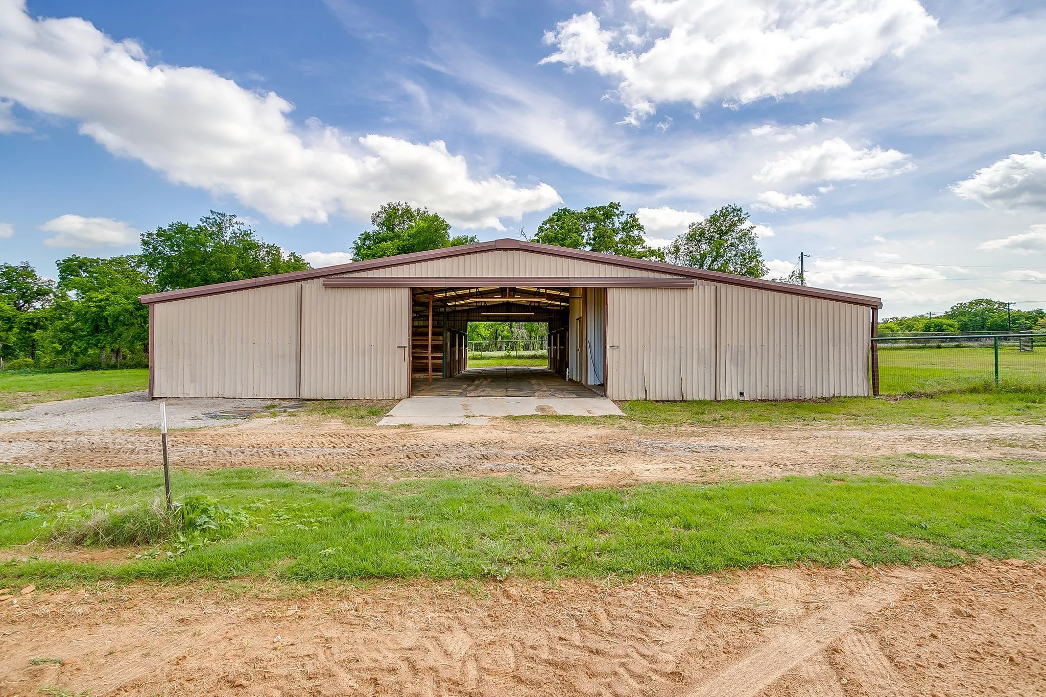 Farm For Sale in Parker County , 2196 Old Agnes Road, Weatherford, Texas 76088, 3 Bedrooms, 3 Bathrooms, Garage spaces, 2,700 Sqft, built in 1965, Price $950,000, mls#21273732, Real Estate Agent in Weatherford, Homes For Sale in Parker county, Homes For Sale in Weatherford, Realtor in Weatherford Texas, Real Estate Brokerage Independent Realty Texas, Luminita Cordes Realtor