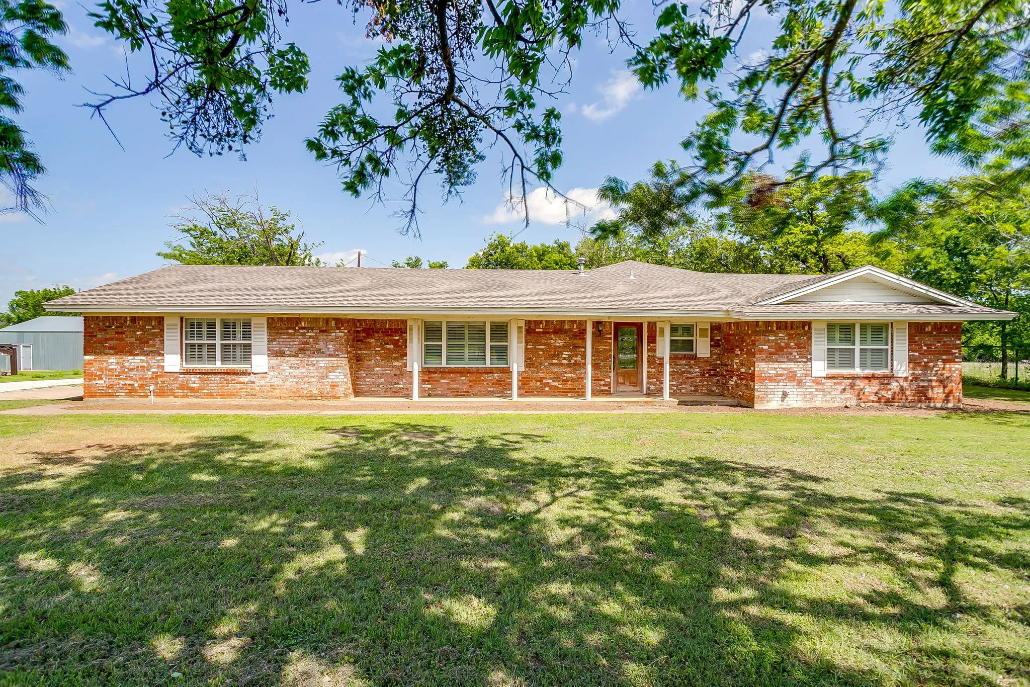 Farm For Sale in Parker County , 2196 Old Agnes Road, Weatherford, Texas 76088, 3 Bedrooms, 3 Bathrooms, Garage spaces, 2,700 Sqft, built in 1965, Price $950,000, mls#21273732, Real Estate Agent in Weatherford, Homes For Sale in Parker county, Homes For Sale in Weatherford, Realtor in Weatherford Texas, Real Estate Brokerage Independent Realty Texas, Luminita Cordes Realtor