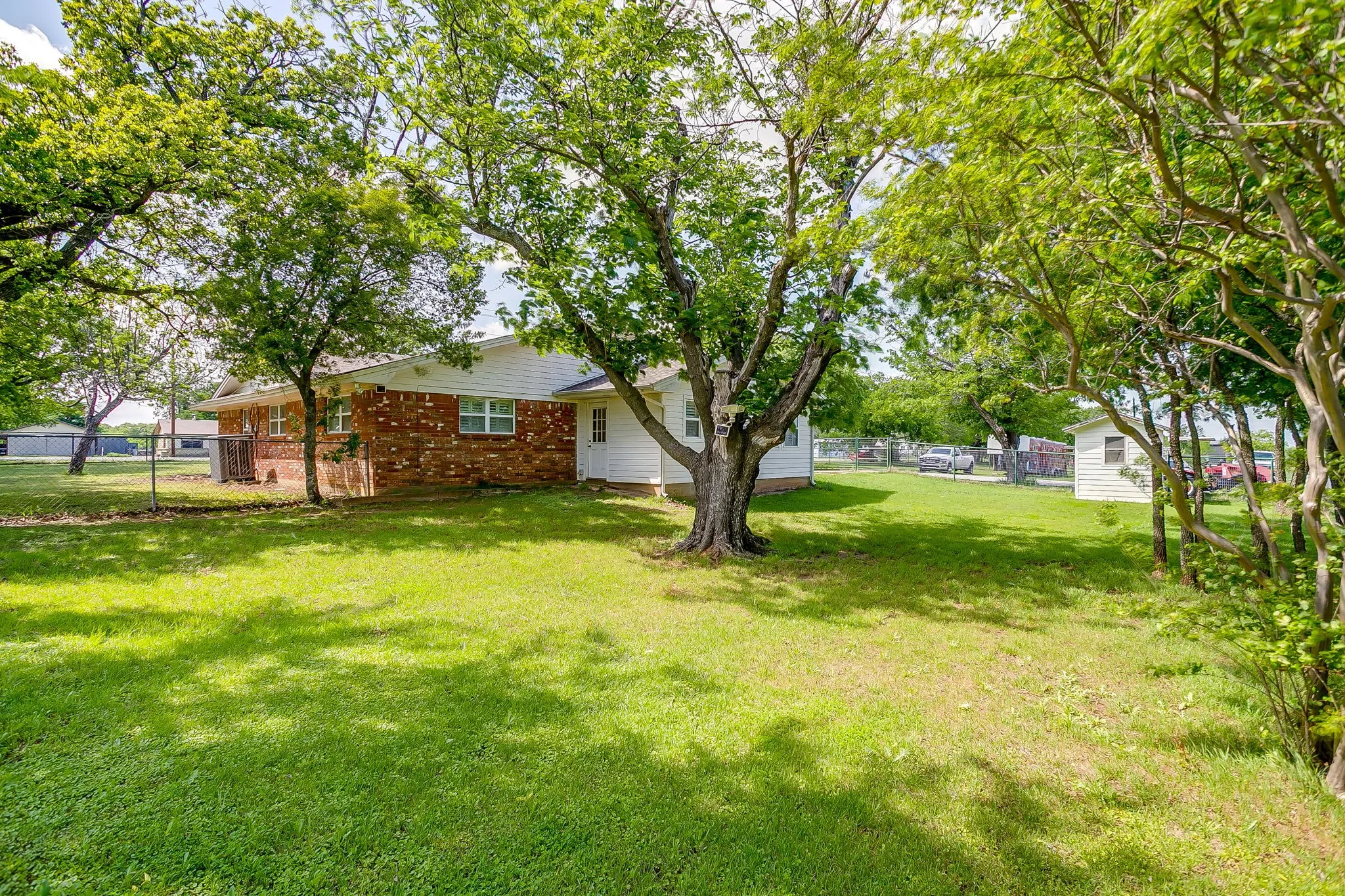 Farm For Sale in Parker County , 2196 Old Agnes Road, Weatherford, Texas 76088, 3 Bedrooms, 3 Bathrooms, Garage spaces, 2,700 Sqft, built in 1965, Price $950,000, mls#21273732, Real Estate Agent in Weatherford, Homes For Sale in Parker county, Homes For Sale in Weatherford, Realtor in Weatherford Texas, Real Estate Brokerage Independent Realty Texas, Luminita Cordes Realtor