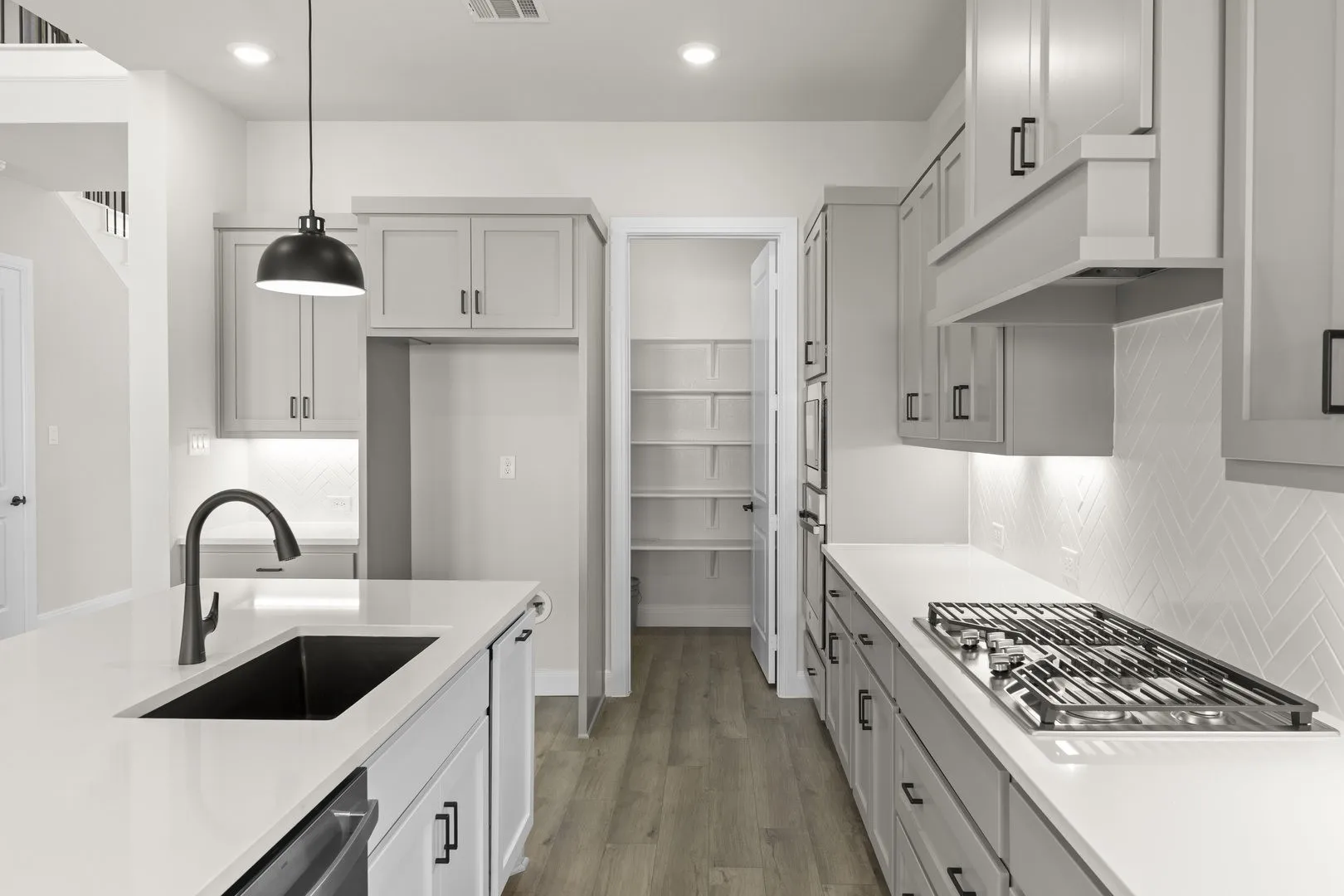 11_12. 629 Bunchberry - Kitchen (3)
