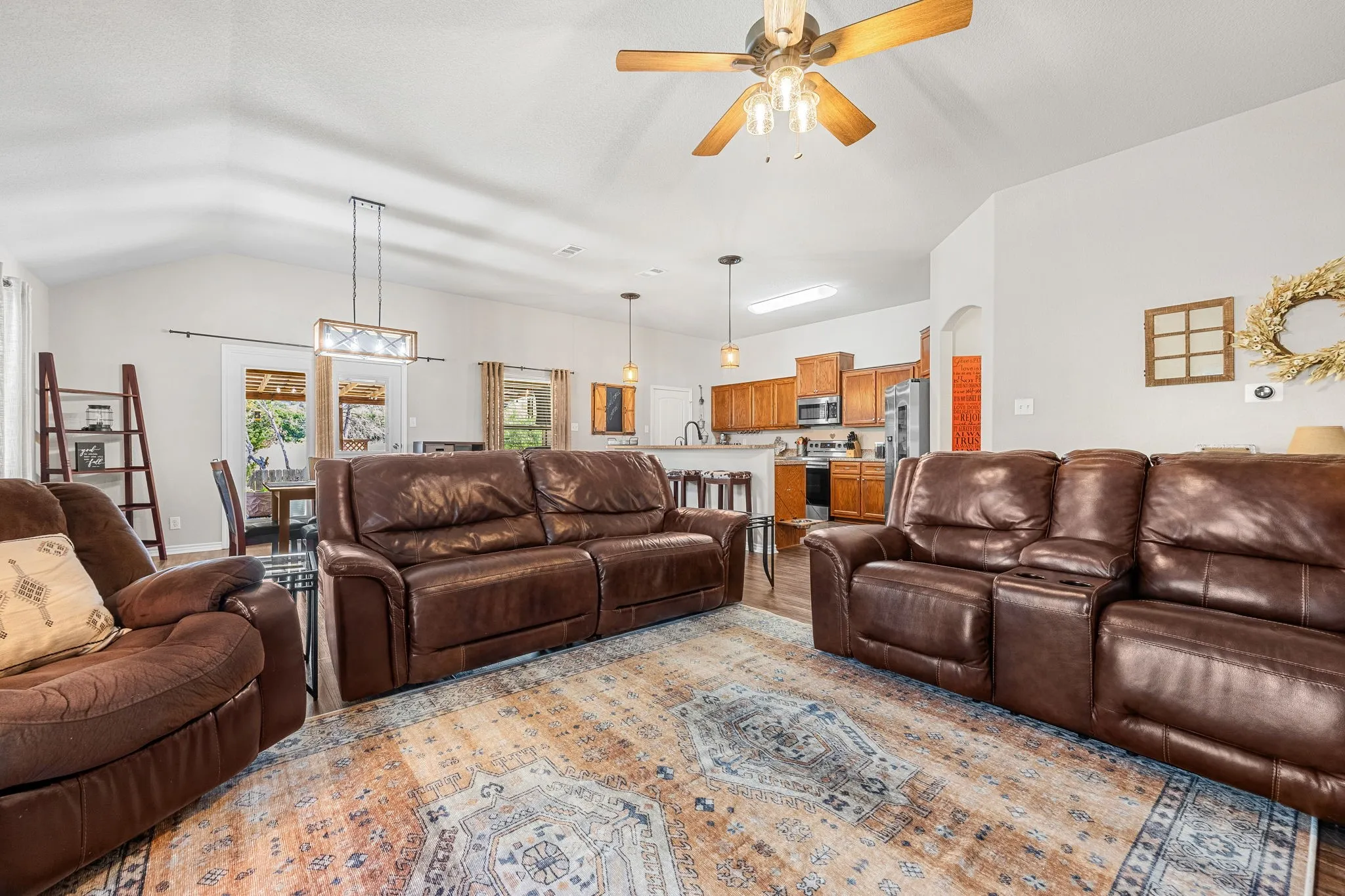 Single Family Residence For Sale in Bell County , 2701 Montague County Drive, Killeen, Texas 76549, 3 Bedroom, 2 Bathroom, 2 Garage spaces, 1,942 Sqft, built in 2011, mls#21273708, Real Estate Agent in Killeen, Homes For Sale in Bell county, Homes For Sale in Killeen, Realtor in Killeen Texas, Real Estate Brokerage Independent Realty Texas, Luminita Cordes Realtor