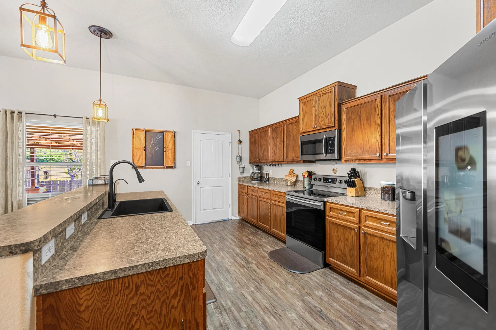 Single Family Residence For Sale in Bell County , 2701 Montague County Drive, Killeen, Texas 76549, 3 Bedroom, 2 Bathroom, 2 Garage spaces, 1,942 Sqft, built in 2011, mls#21273708, Real Estate Agent in Killeen, Homes For Sale in Bell county, Homes For Sale in Killeen, Realtor in Killeen Texas, Real Estate Brokerage Independent Realty Texas, Luminita Cordes Realtor
