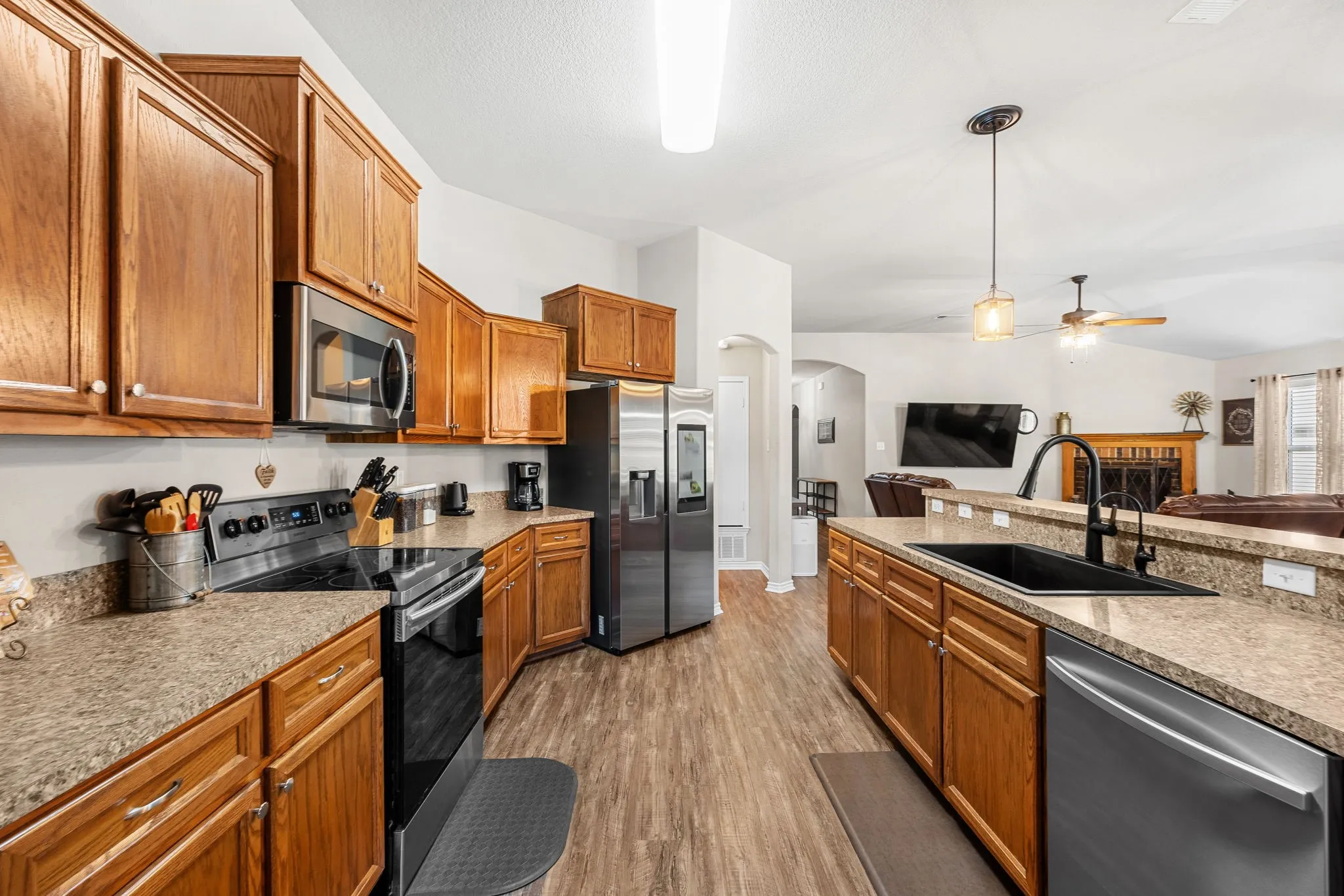 Single Family Residence For Sale in Bell County , 2701 Montague County Drive, Killeen, Texas 76549, 3 Bedroom, 2 Bathroom, 2 Garage spaces, 1,942 Sqft, built in 2011, mls#21273708, Real Estate Agent in Killeen, Homes For Sale in Bell county, Homes For Sale in Killeen, Realtor in Killeen Texas, Real Estate Brokerage Independent Realty Texas, Luminita Cordes Realtor