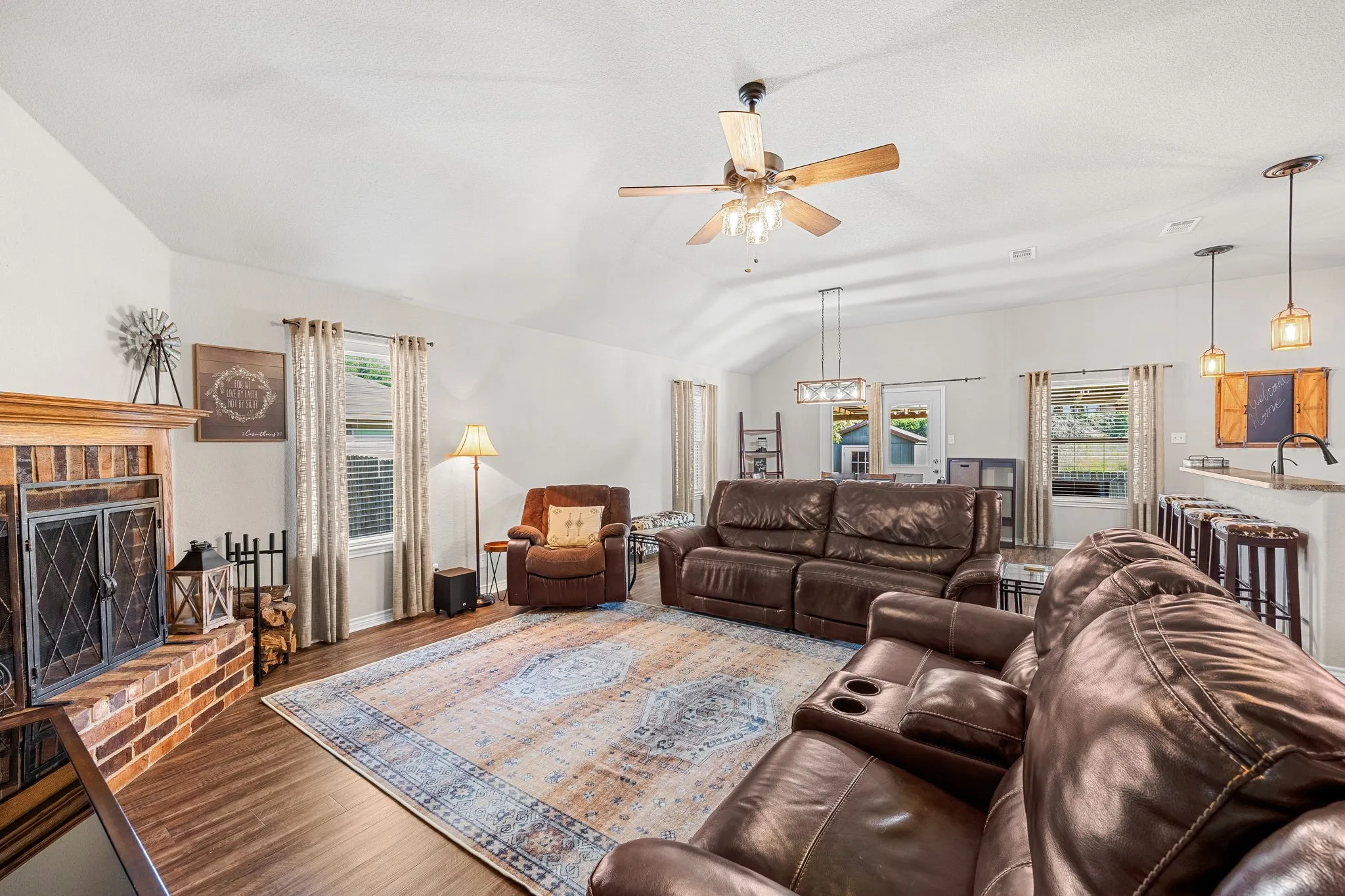 Single Family Residence For Sale in Bell County , 2701 Montague County Drive, Killeen, Texas 76549, 3 Bedroom, 2 Bathroom, 2 Garage spaces, 1,942 Sqft, built in 2011, mls#21273708, Real Estate Agent in Killeen, Homes For Sale in Bell county, Homes For Sale in Killeen, Realtor in Killeen Texas, Real Estate Brokerage Independent Realty Texas, Luminita Cordes Realtor