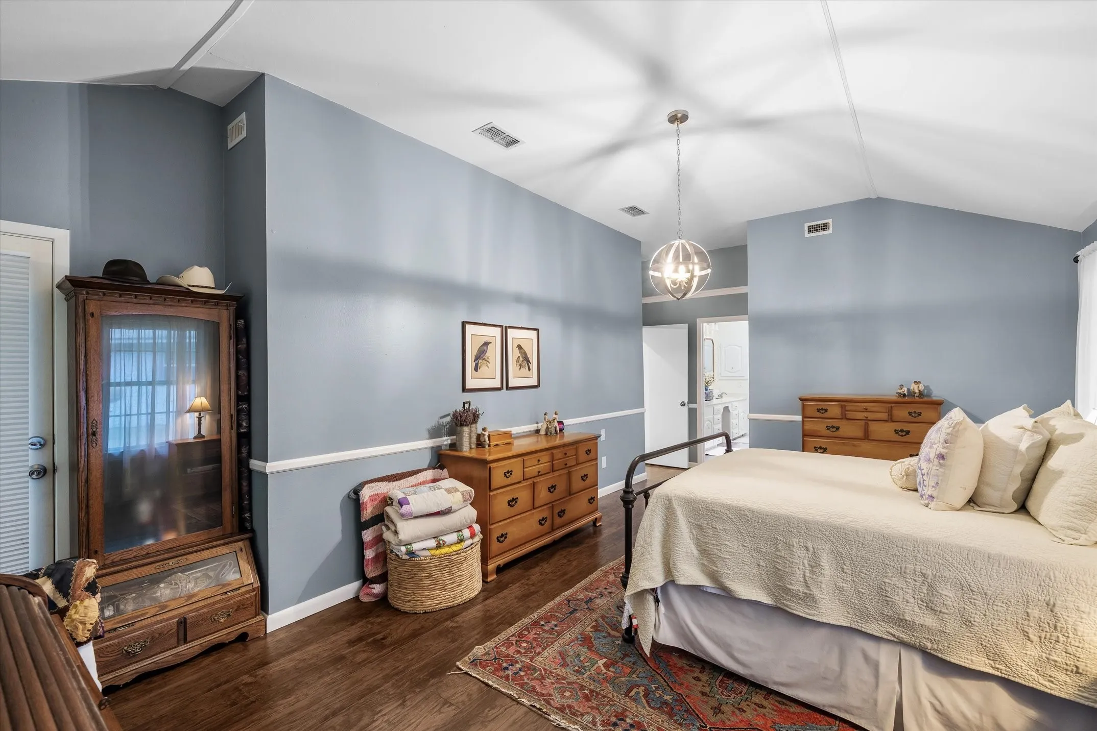 Single Family Residence For Sale in Van Zandt County , 659 Cherry Creek Lane, Canton, Texas 75103, 3 Bedrooms, 2 Bathrooms, 4 Garage spaces, 2,342 Sqft, built in 1985, Price $409,900, mls#21245193, Real Estate Agent in Canton, Homes For Sale in Van Zandt county, Homes For Sale in Canton, Realtor in Canton Texas, Real Estate Brokerage Independent Realty Texas, Luminita Cordes Realtor
