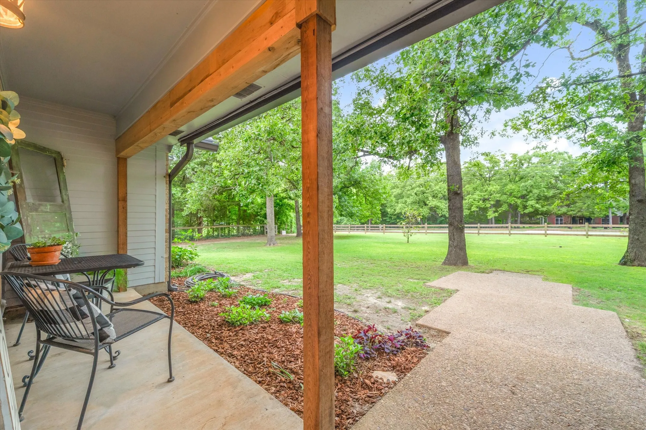 Single Family Residence For Sale in Van Zandt County , 659 Cherry Creek Lane, Canton, Texas 75103, 3 Bedrooms, 2 Bathrooms, 4 Garage spaces, 2,342 Sqft, built in 1985, Price $409,900, mls#21245193, Real Estate Agent in Canton, Homes For Sale in Van Zandt county, Homes For Sale in Canton, Realtor in Canton Texas, Real Estate Brokerage Independent Realty Texas, Luminita Cordes Realtor