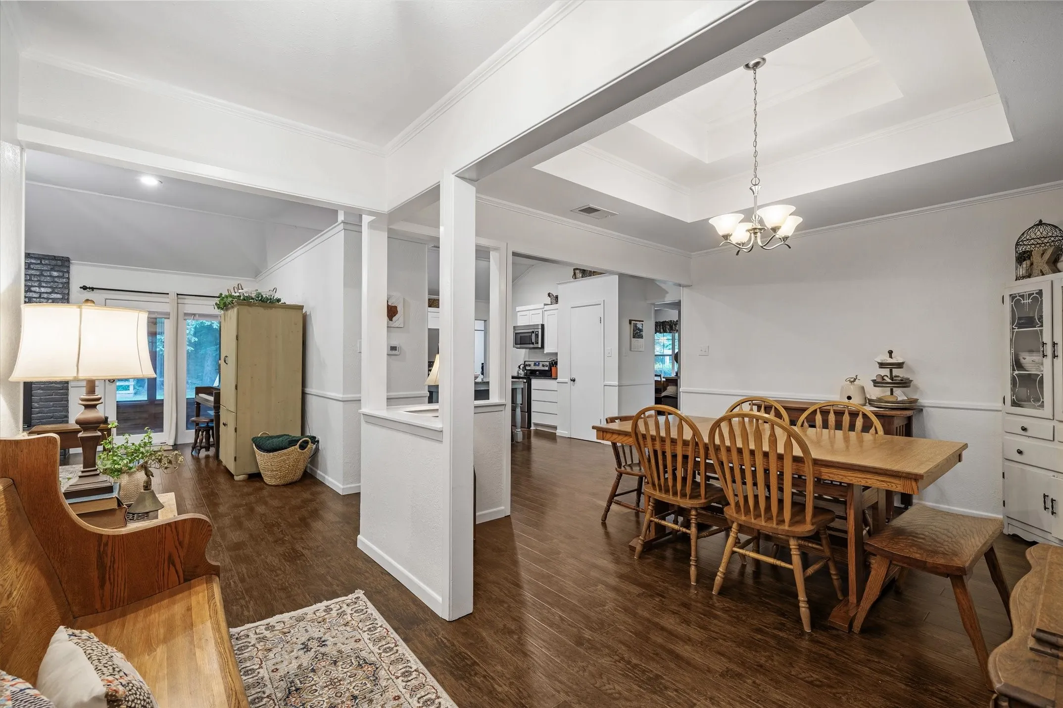 Single Family Residence For Sale in Van Zandt County , 659 Cherry Creek Lane, Canton, Texas 75103, 3 Bedrooms, 2 Bathrooms, 4 Garage spaces, 2,342 Sqft, built in 1985, Price $409,900, mls#21245193, Real Estate Agent in Canton, Homes For Sale in Van Zandt county, Homes For Sale in Canton, Realtor in Canton Texas, Real Estate Brokerage Independent Realty Texas, Luminita Cordes Realtor