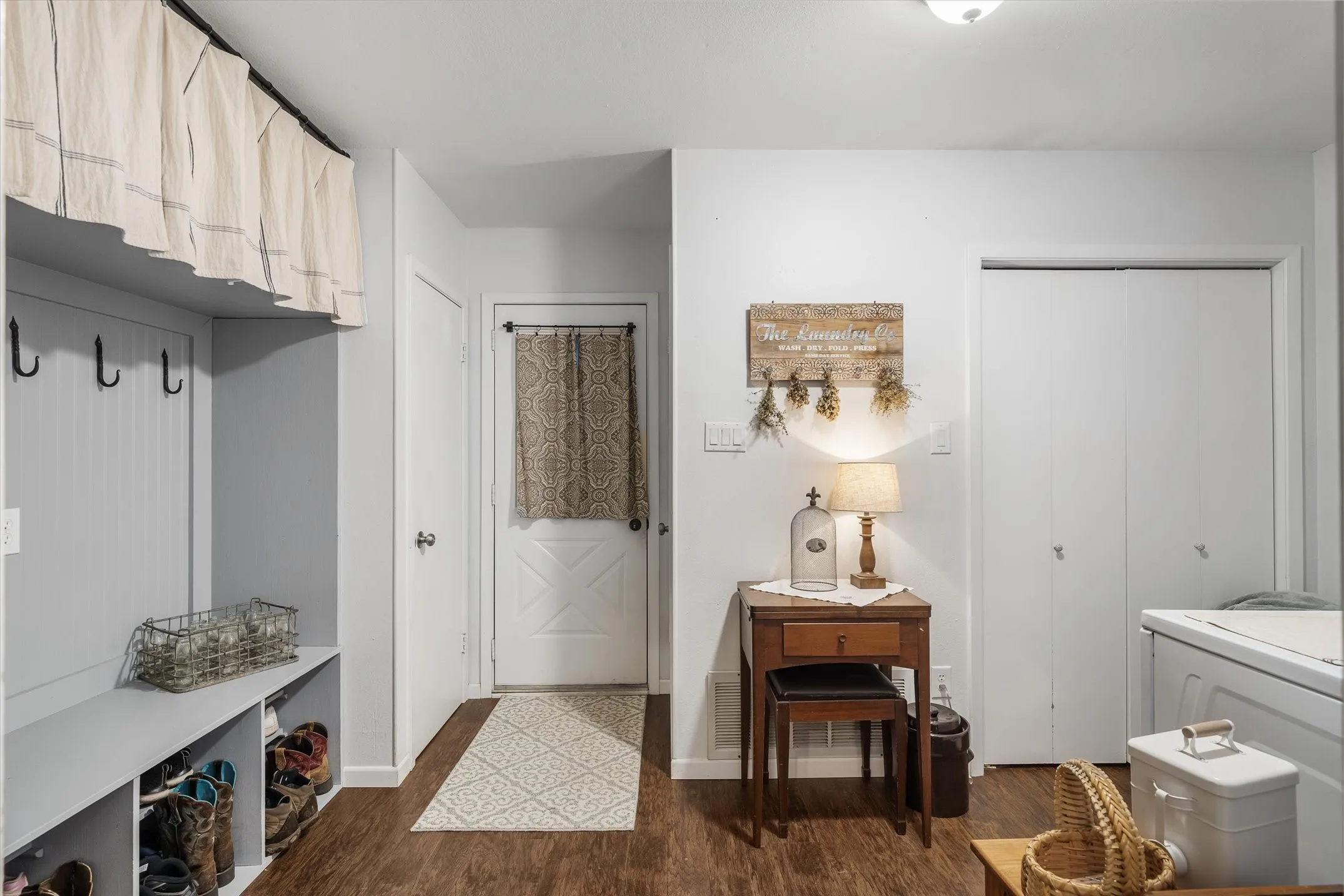 Single Family Residence For Sale in Van Zandt County , 659 Cherry Creek Lane, Canton, Texas 75103, 3 Bedrooms, 2 Bathrooms, 4 Garage spaces, 2,342 Sqft, built in 1985, Price $409,900, mls#21245193, Real Estate Agent in Canton, Homes For Sale in Van Zandt county, Homes For Sale in Canton, Realtor in Canton Texas, Real Estate Brokerage Independent Realty Texas, Luminita Cordes Realtor