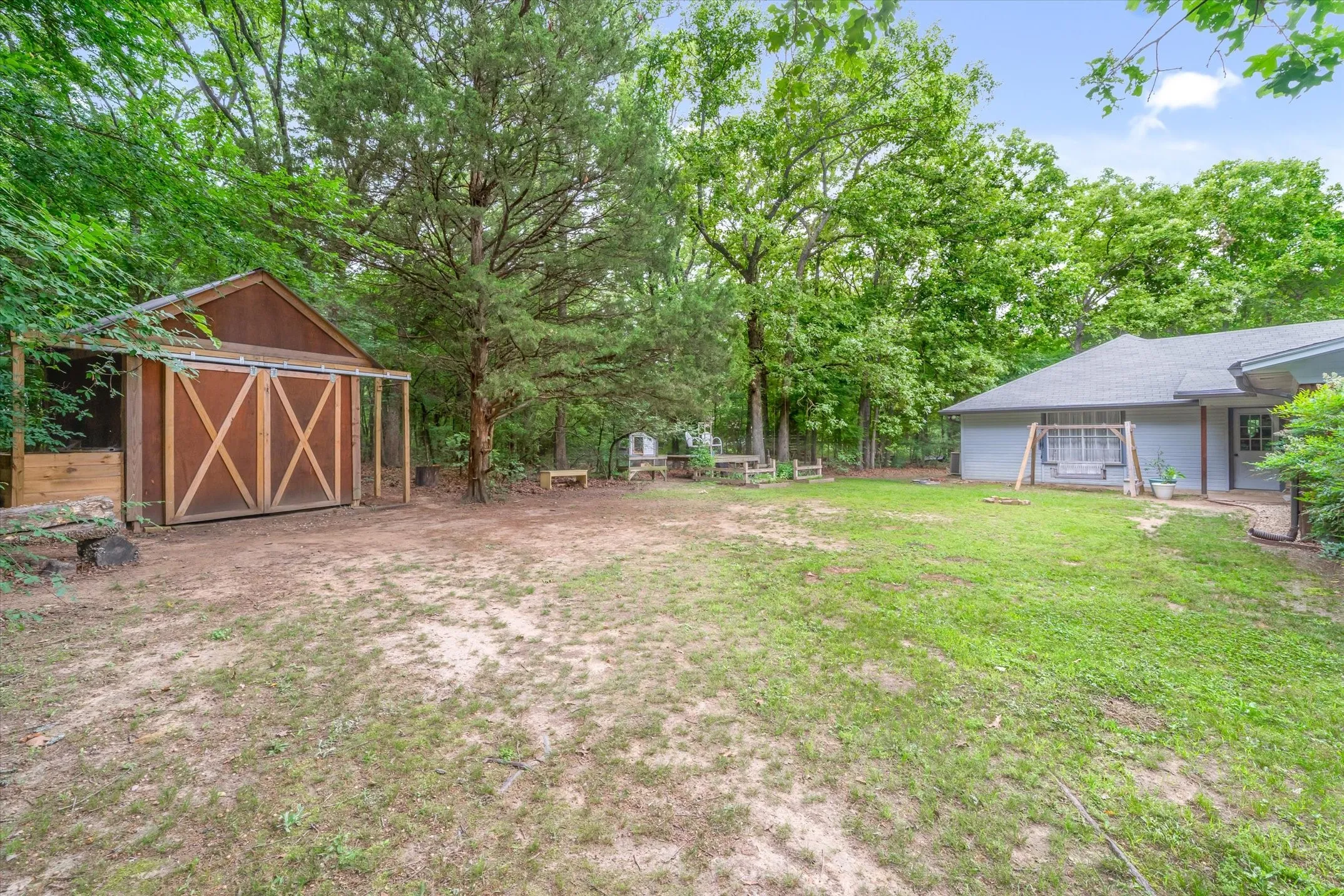 Backyard/Outbuilding