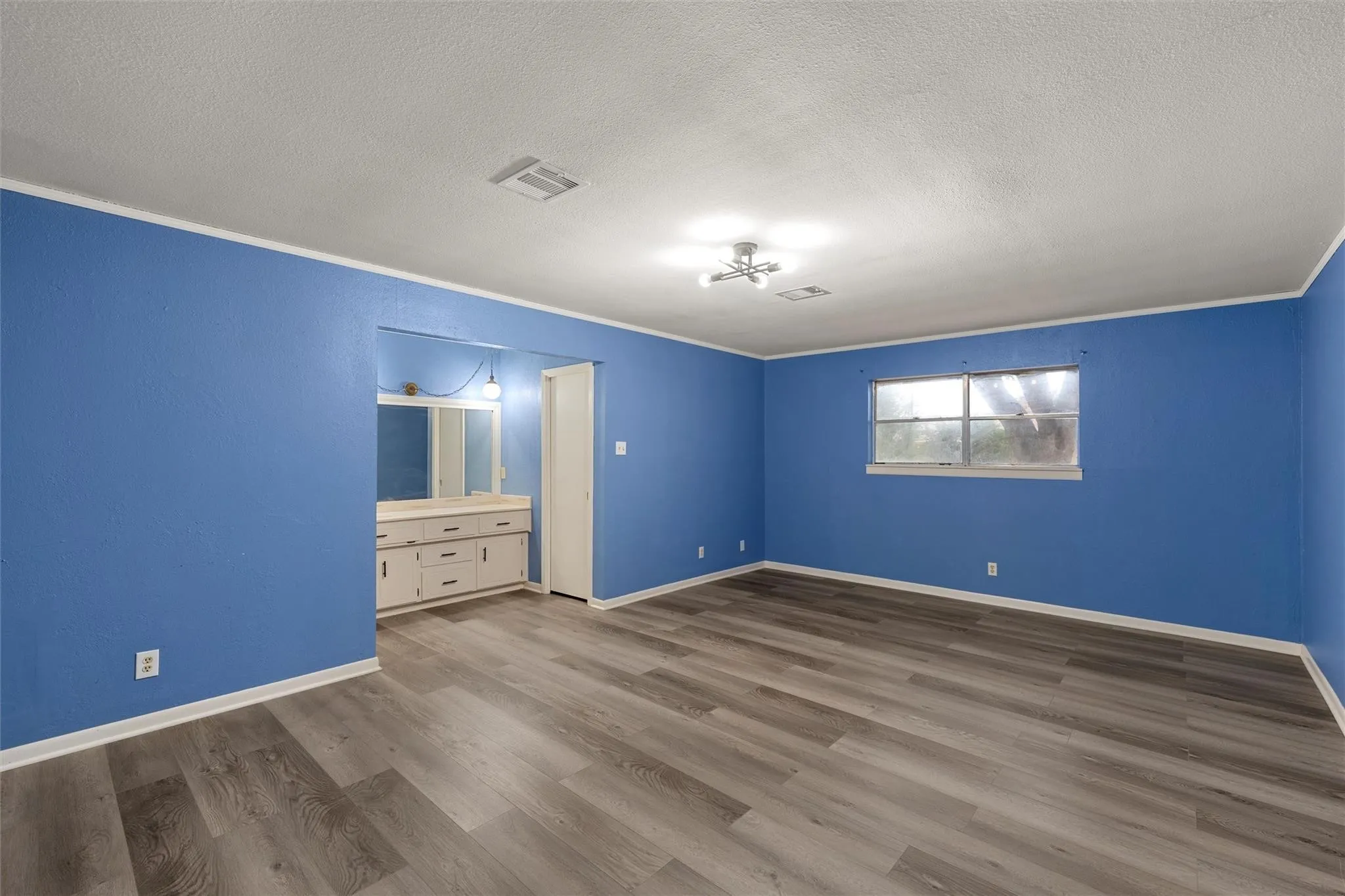 Single Family Residence For Sale in Falls County , 238 Royal Drive, Marlin, Texas 76661, 3 Bedrooms, 2 Bathrooms, 2 Garage spaces, 1,862 Sqft, built in 1979, Price $171,000, mls#21271800, Real Estate Agent in Marlin, Homes For Sale in Falls county, Homes For Sale in Marlin, Realtor in Marlin Texas, Real Estate Brokerage Independent Realty Texas, Luminita Cordes Realtor