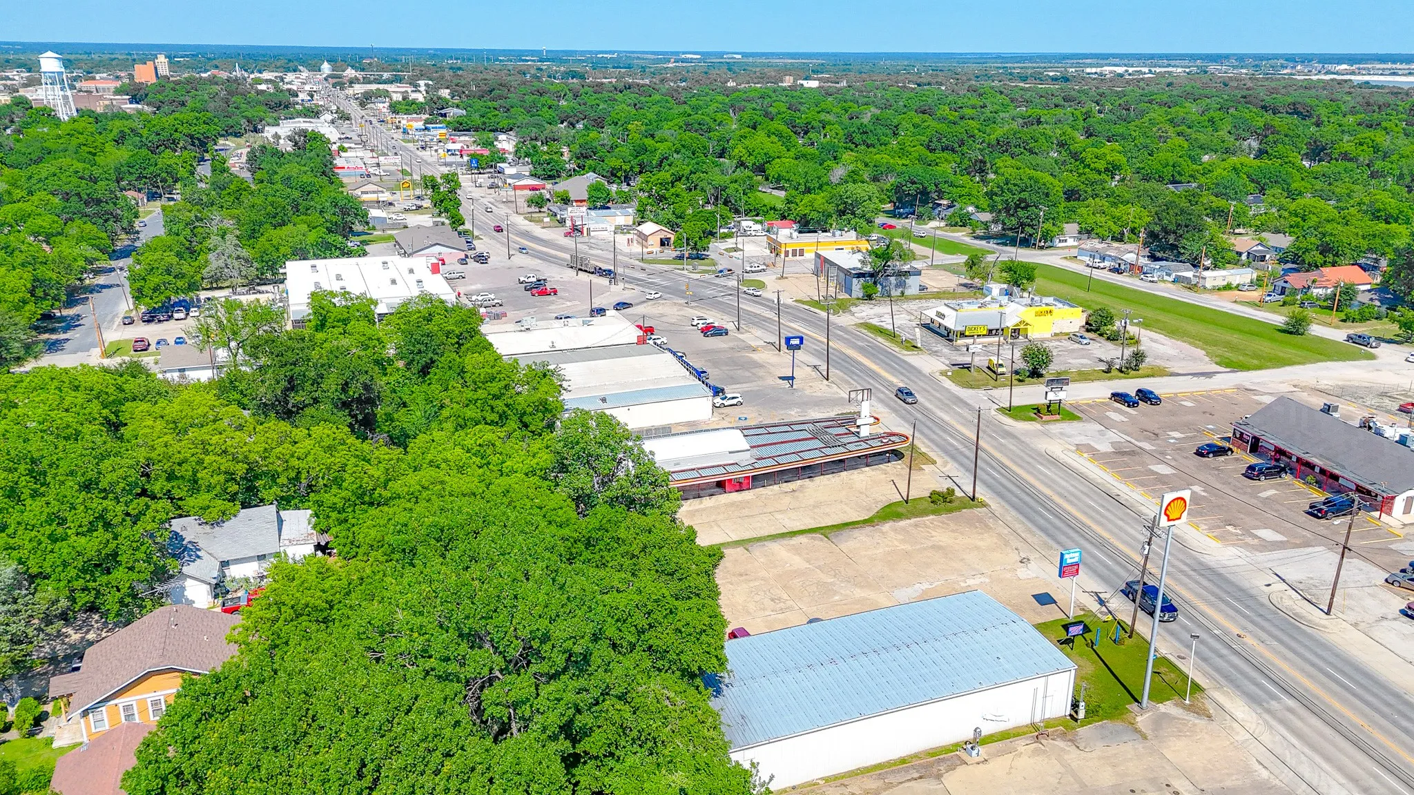 Business For Sale in Navarro County , 1524 W 7th Avenue, Corsicana, Texas 75110, 0, 0, Garage spaces, 0 Sqft, built in 1984, Price $375,000, mls#21273735, Real Estate Agent in Corsicana, Homes For Sale in Navarro county, Homes For Sale in Corsicana, Realtor in Corsicana Texas, Real Estate Brokerage Independent Realty Texas, Luminita Cordes Realtor