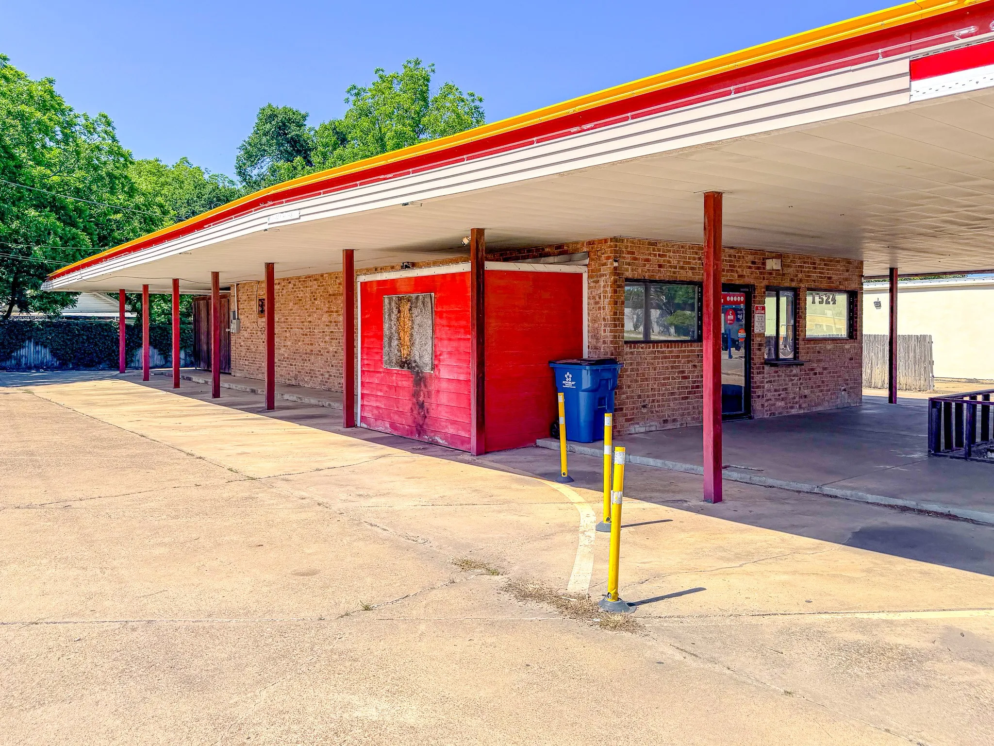 Business For Sale in Navarro County , 1524 W 7th Avenue, Corsicana, Texas 75110, 0, 0, Garage spaces, 0 Sqft, built in 1984, Price $375,000, mls#21273735, Real Estate Agent in Corsicana, Homes For Sale in Navarro county, Homes For Sale in Corsicana, Realtor in Corsicana Texas, Real Estate Brokerage Independent Realty Texas, Luminita Cordes Realtor